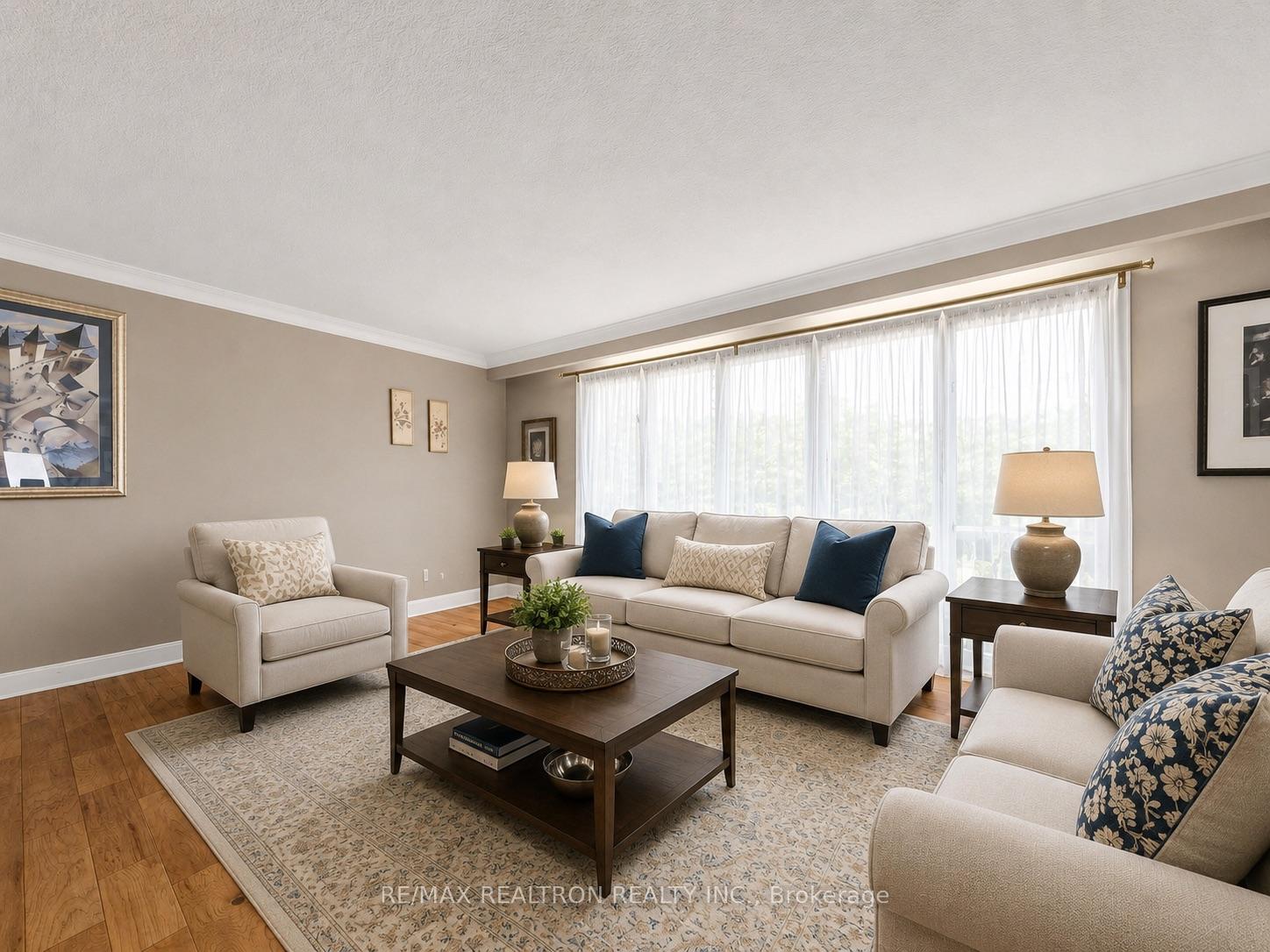 Photo 4 of 22 Longbridge Road, Vaughan, Uplands — HOMEH