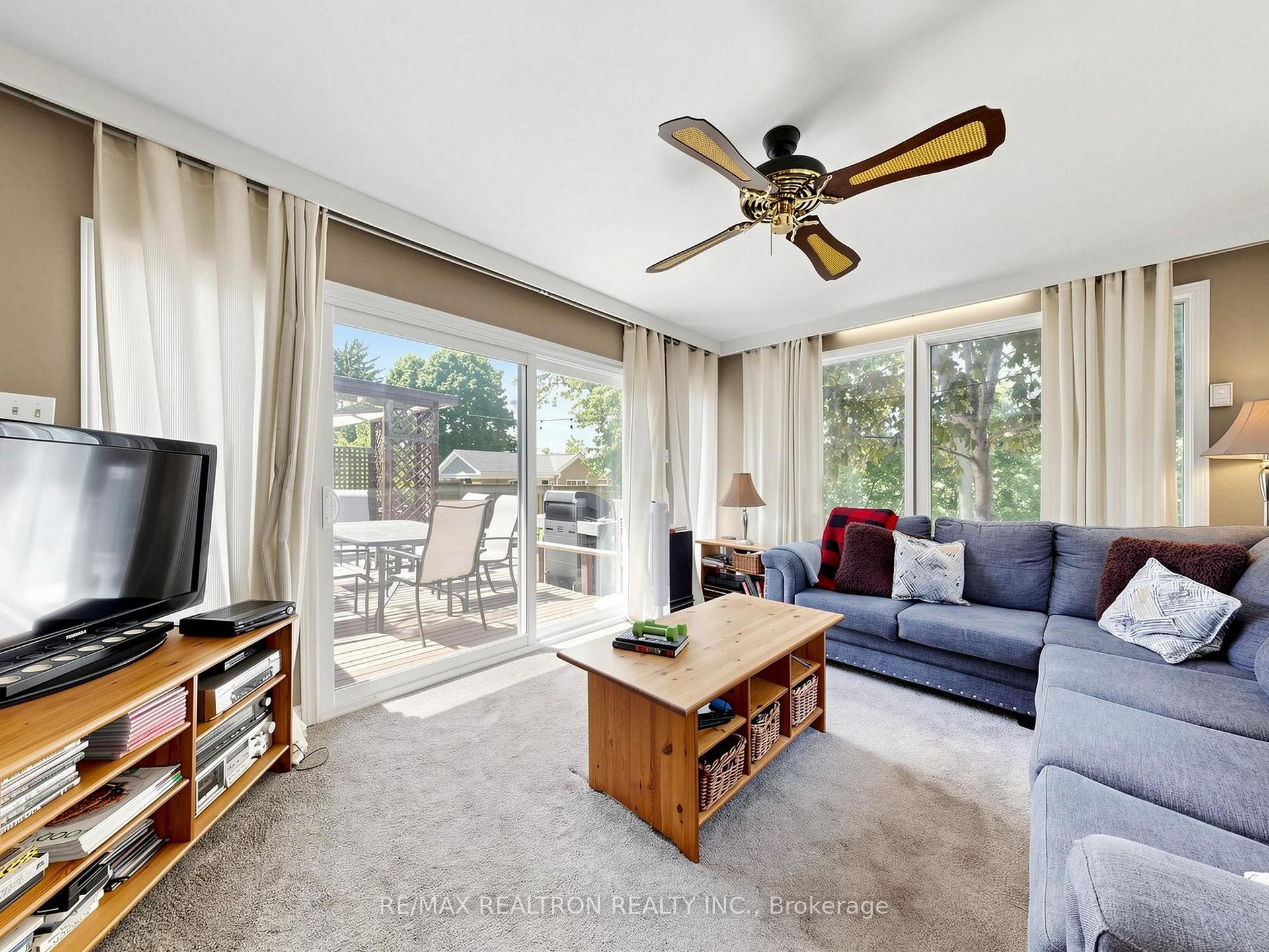 Photo 12 of 22 Longbridge Road, Vaughan, Uplands — HOMEH