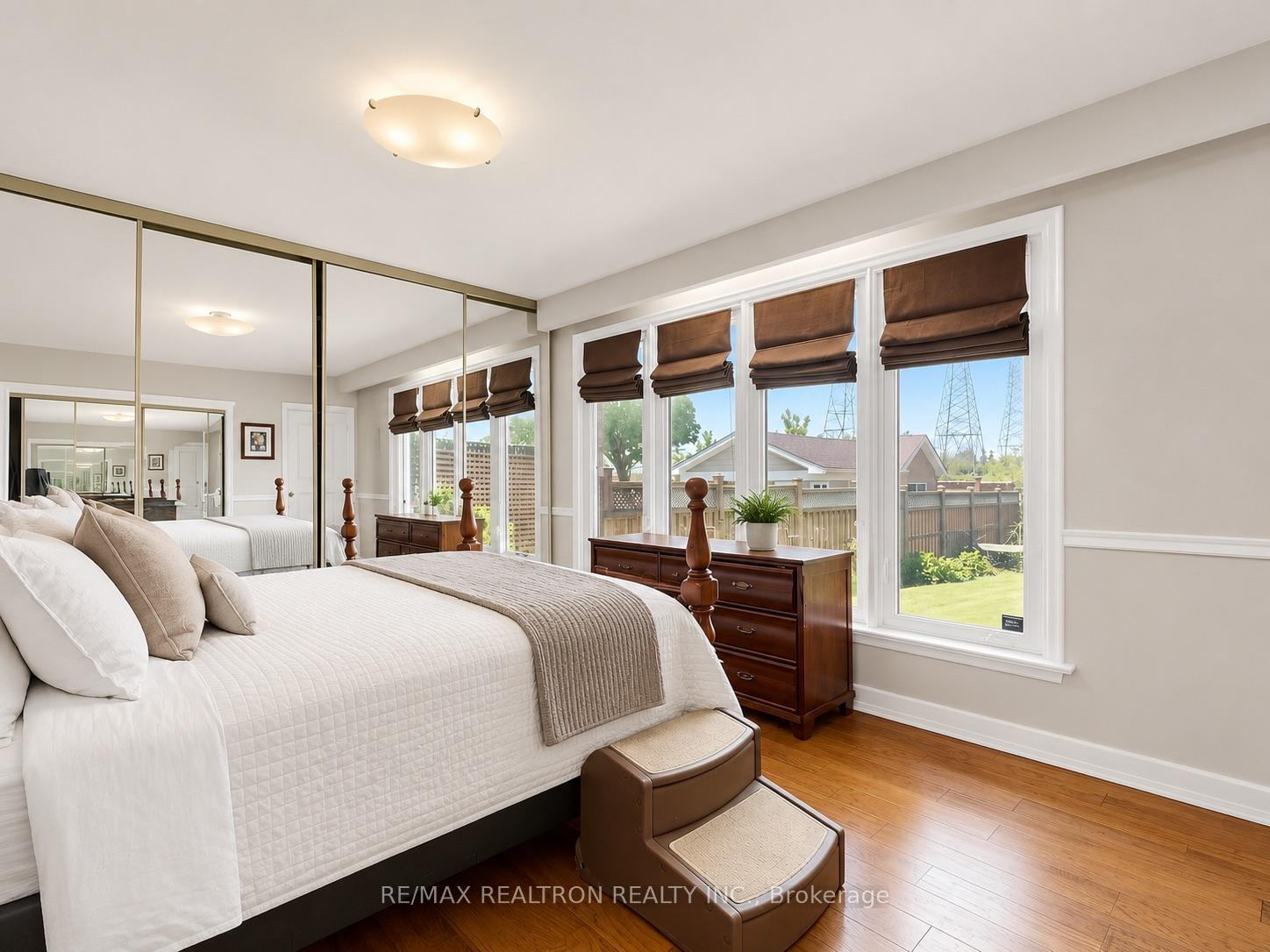 Photo 16 of 22 Longbridge Road, Vaughan, Uplands — HOMEH