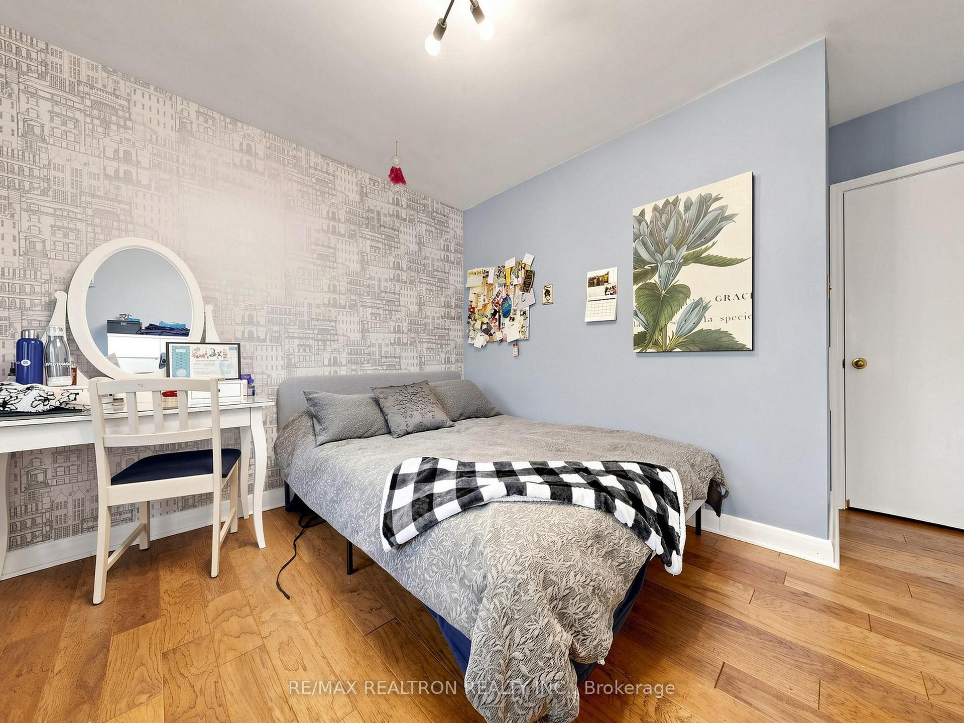 Photo 17 of 22 Longbridge Road, Vaughan, Uplands — HOMEH