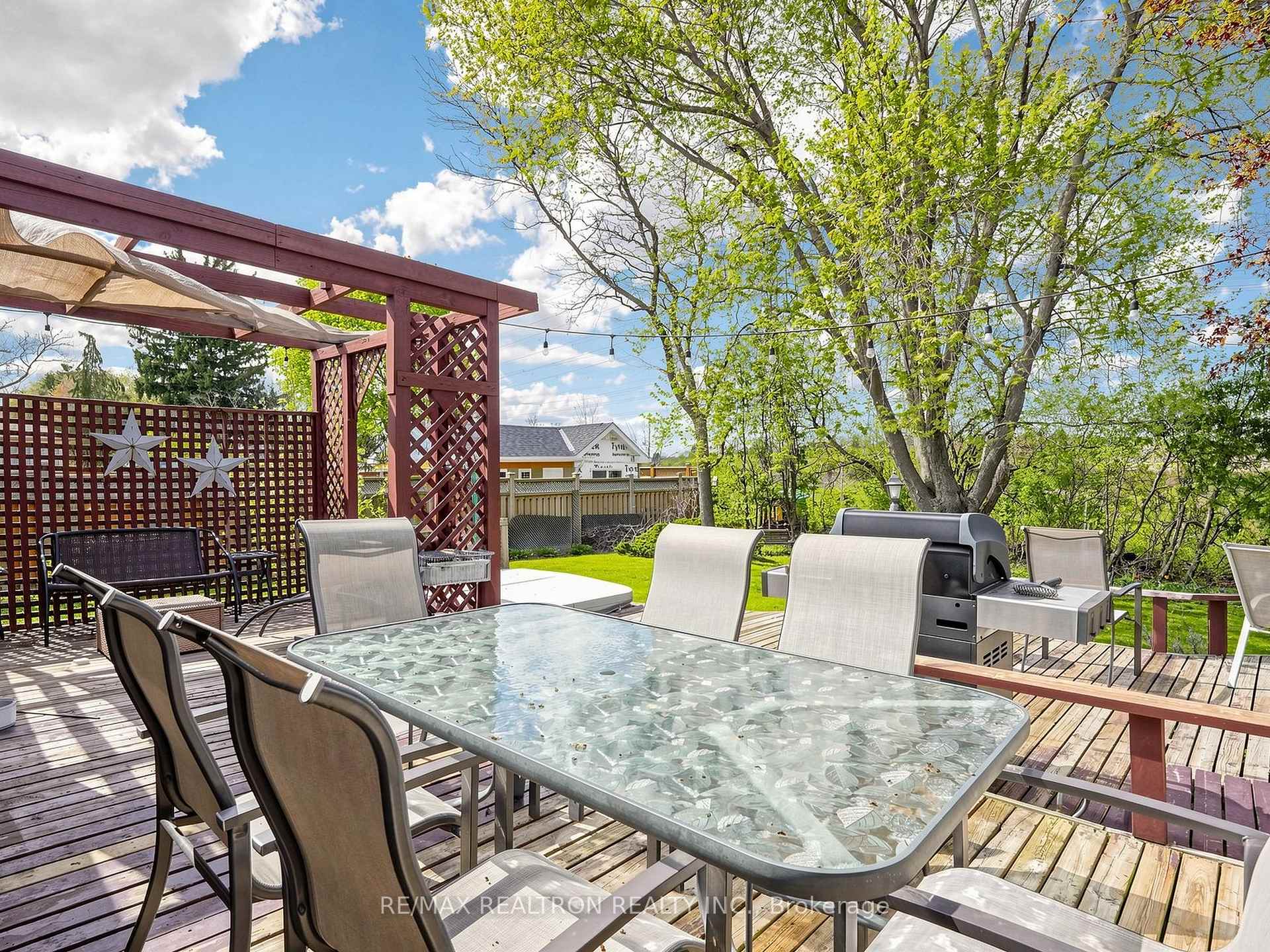 Photo 29 of 22 Longbridge Road, Vaughan, Uplands — HOMEH