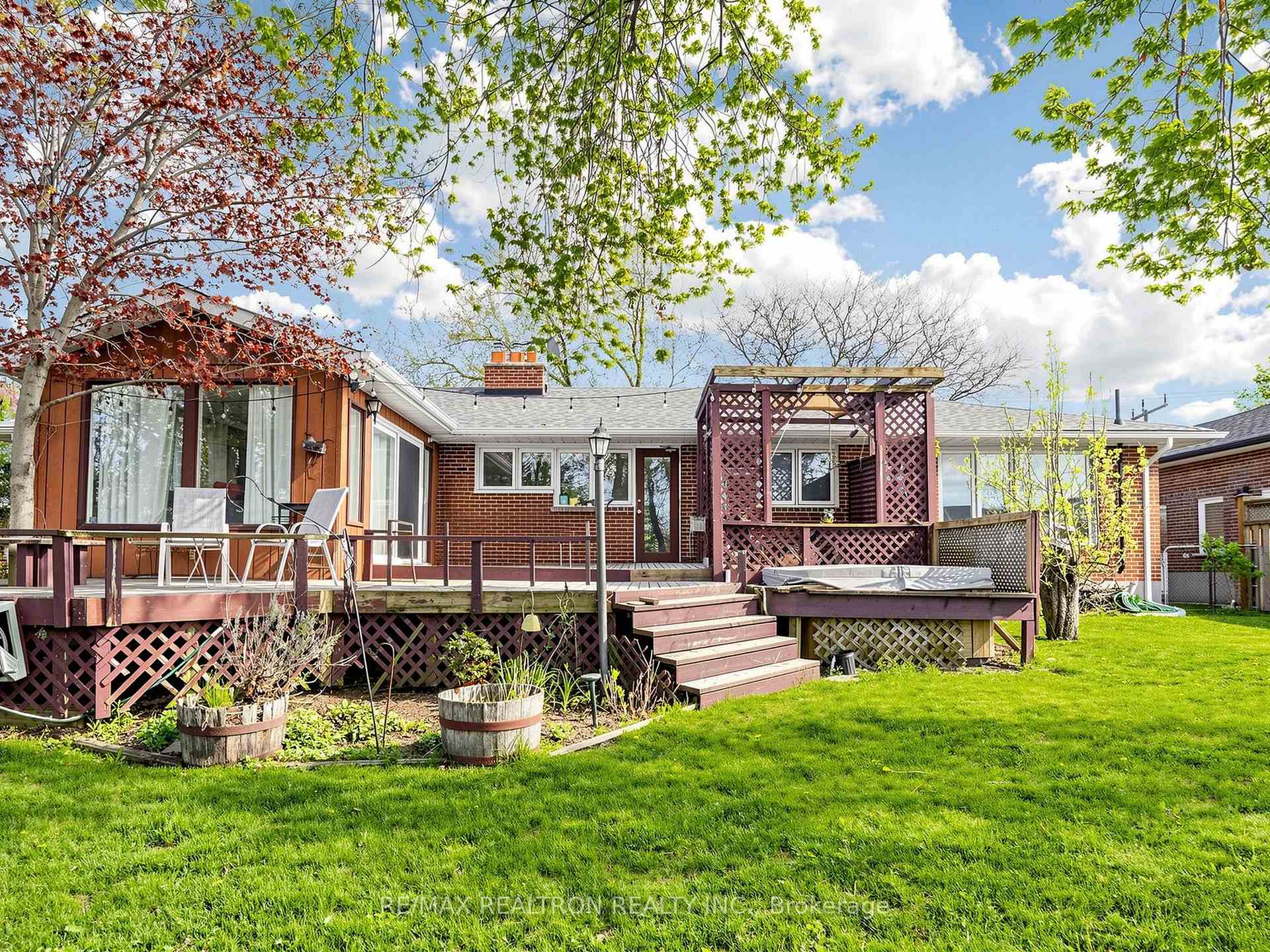 Photo 34 of 22 Longbridge Road, Vaughan, Uplands — HOMEH