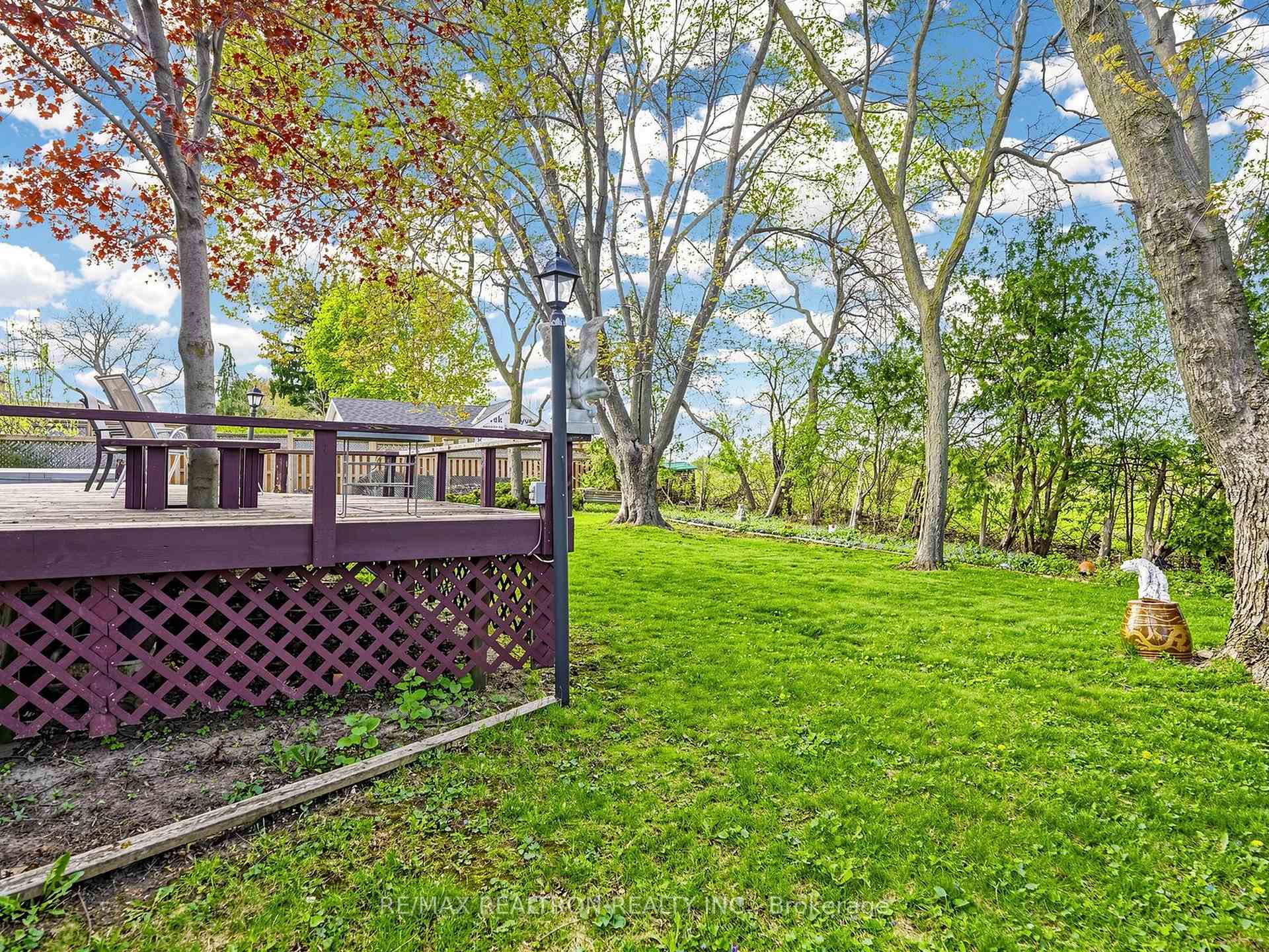 Photo 35 of 22 Longbridge Road, Vaughan, Uplands — HOMEH