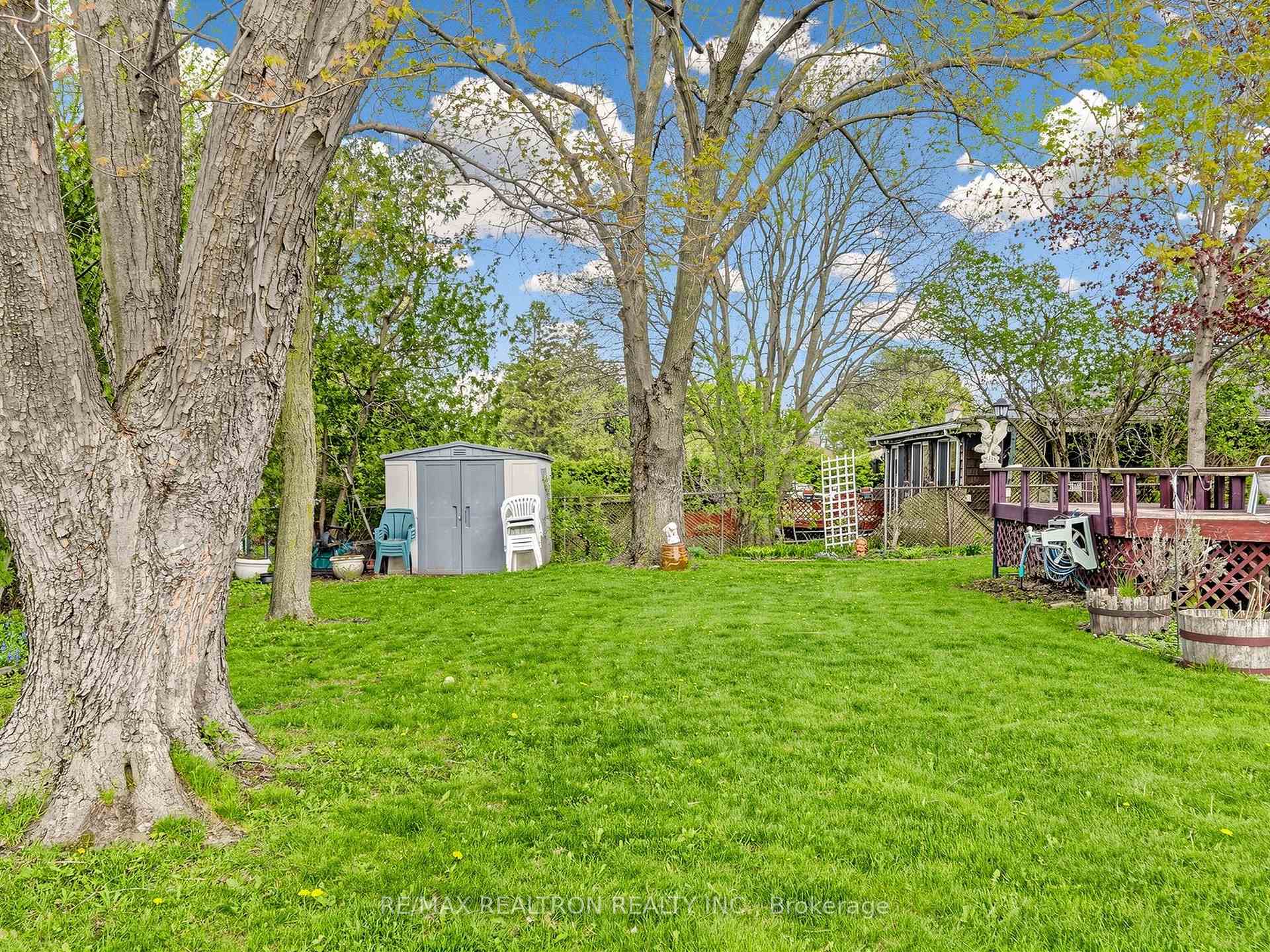 Photo 36 of 22 Longbridge Road, Vaughan, Uplands — HOMEH