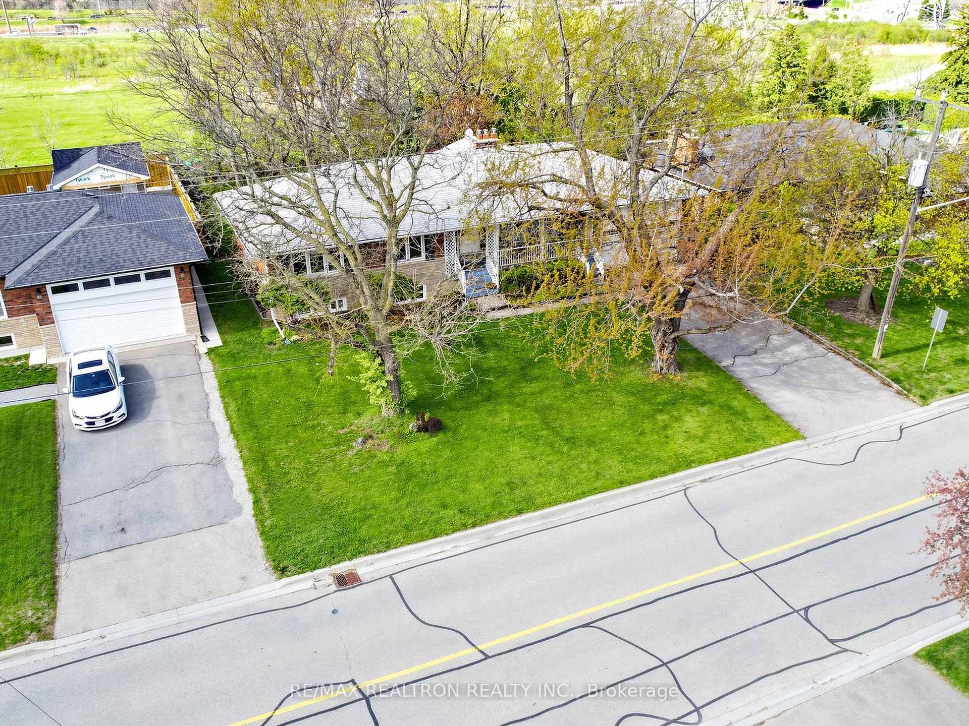 Photo 38 of 22 Longbridge Road, Vaughan, Uplands — HOMEH