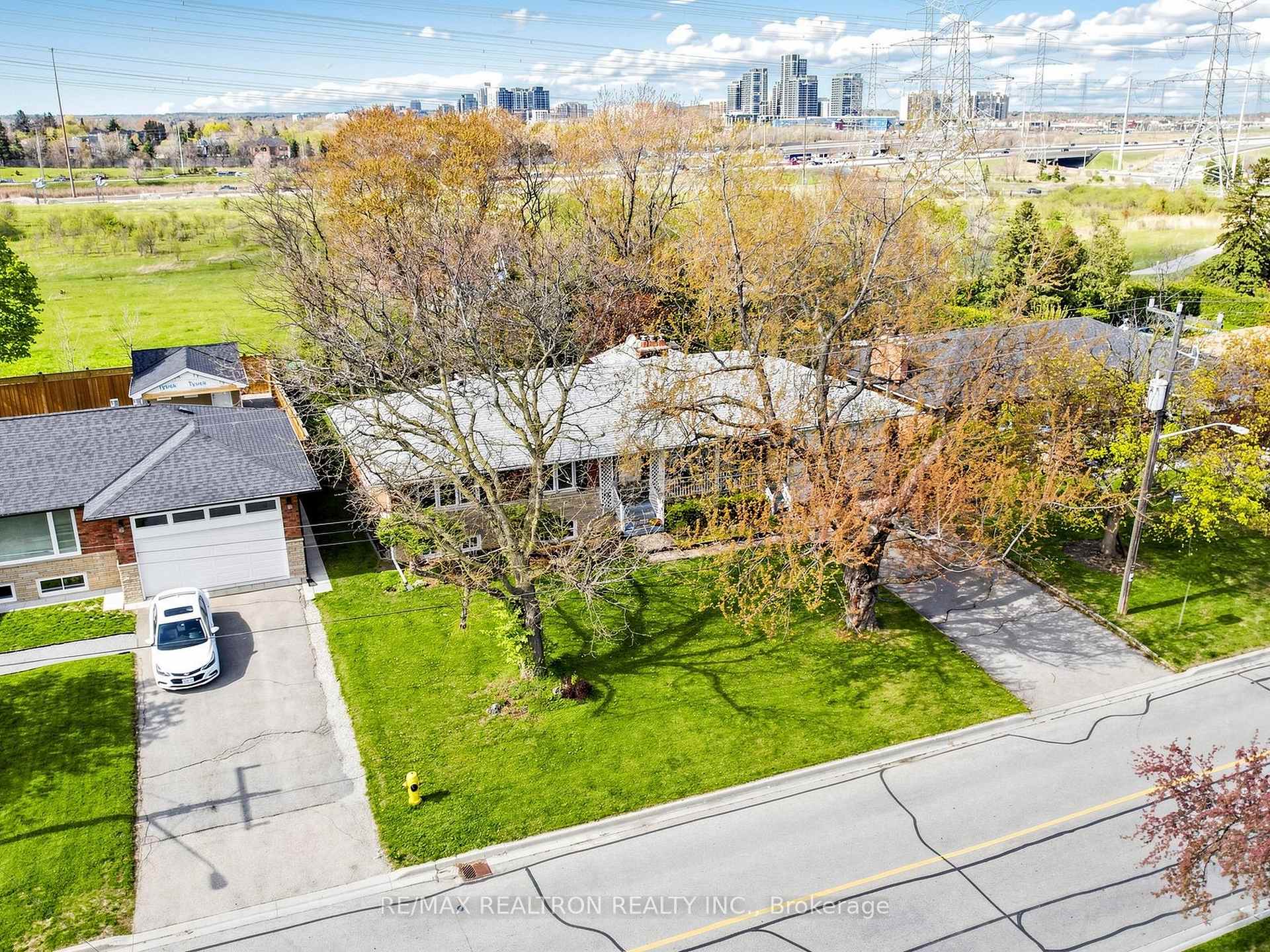 Photo 39 of 22 Longbridge Road, Vaughan, Uplands — HOMEH
