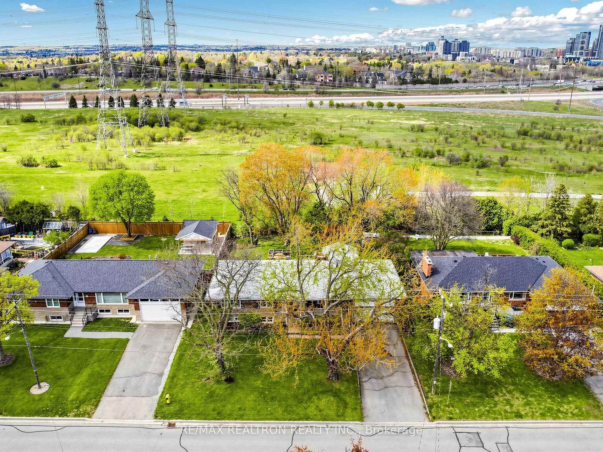 Photo 42 of 22 Longbridge Road, Vaughan, Uplands — HOMEH