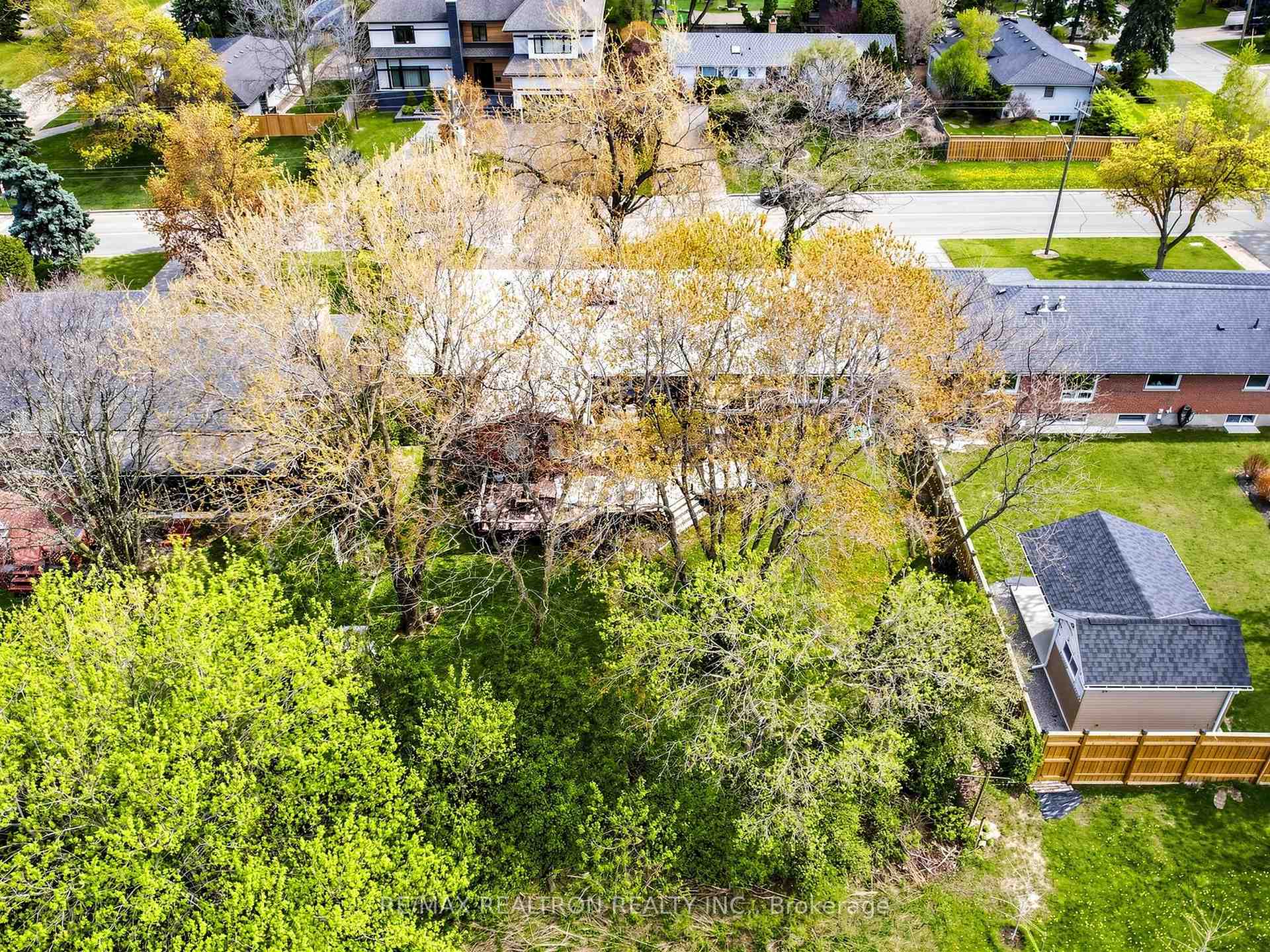 Photo 44 of 22 Longbridge Road, Vaughan, Uplands — HOMEH