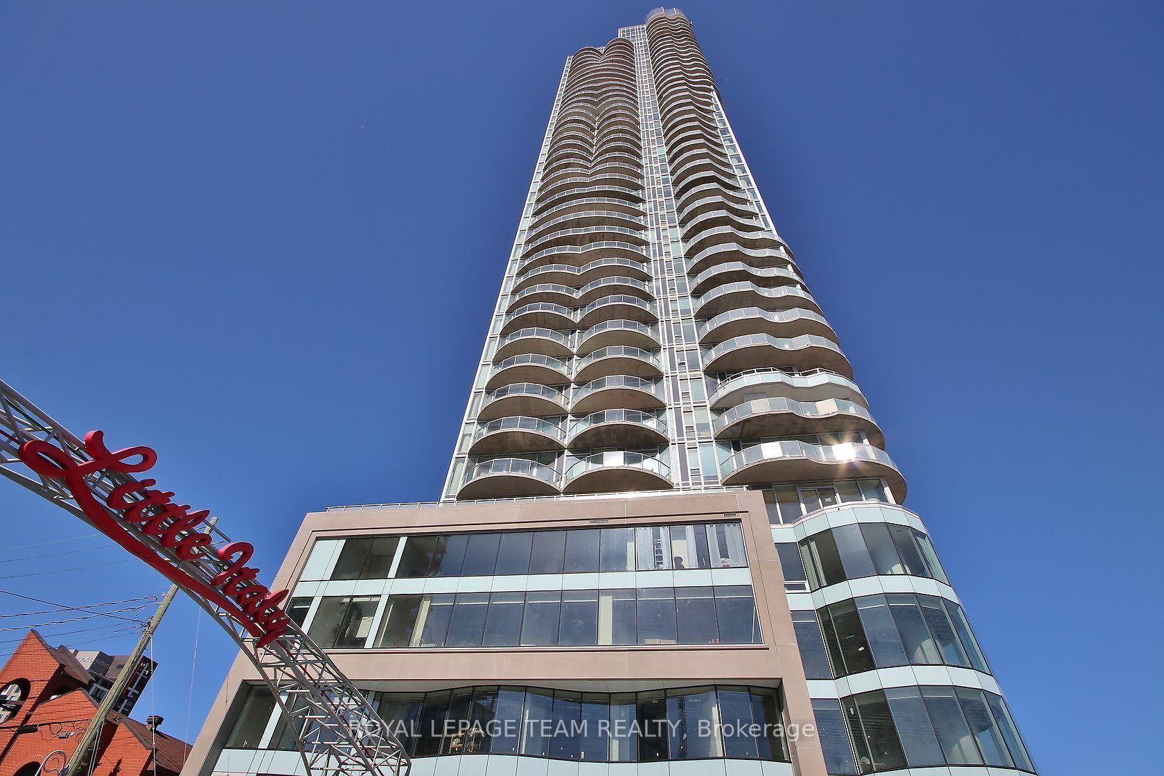 Front of Unit 1508, 805 Carling Avenue