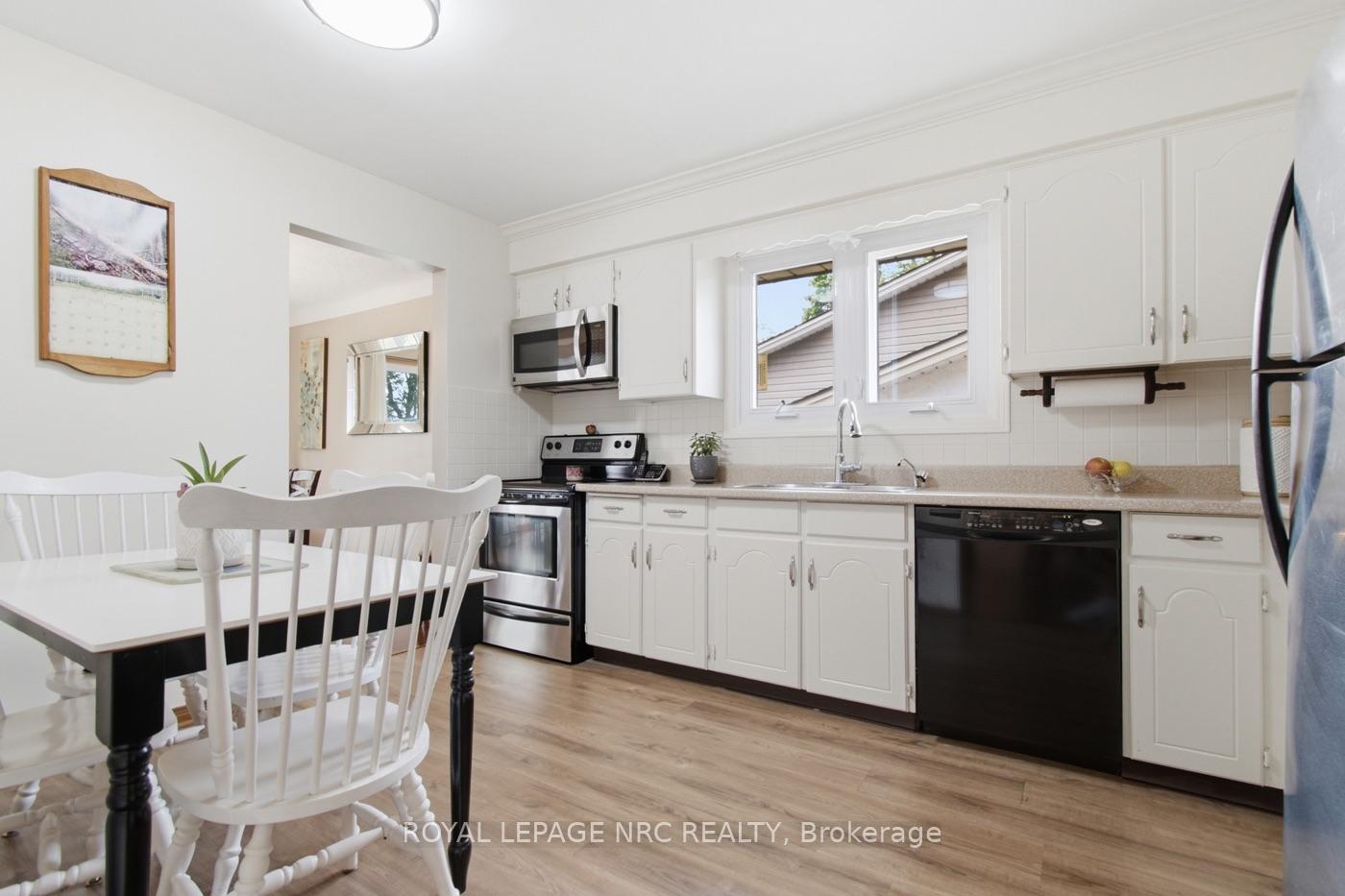 Photo 9 of 11 Jennifer Court, Welland, Prince Charles — HOMEH