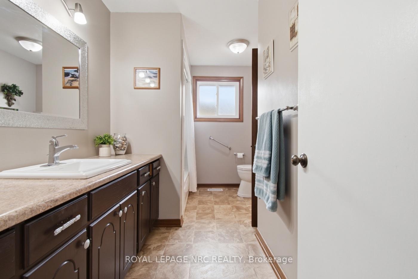 Photo 12 of 11 Jennifer Court, Welland, Prince Charles — HOMEH