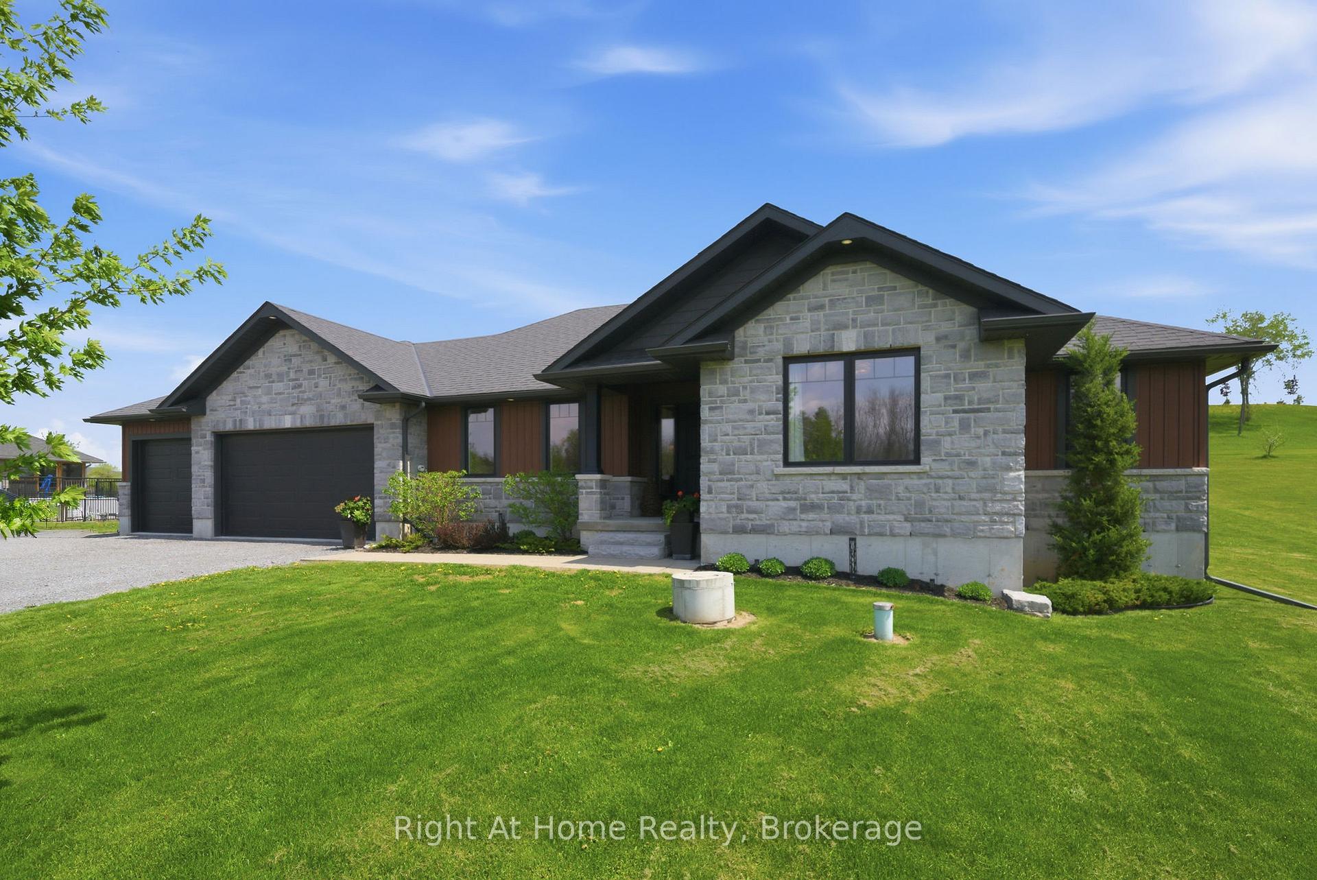 Photo 2 of 144 Hiddenvalley Drive, Belleville, Thurlow Ward — HOMEH