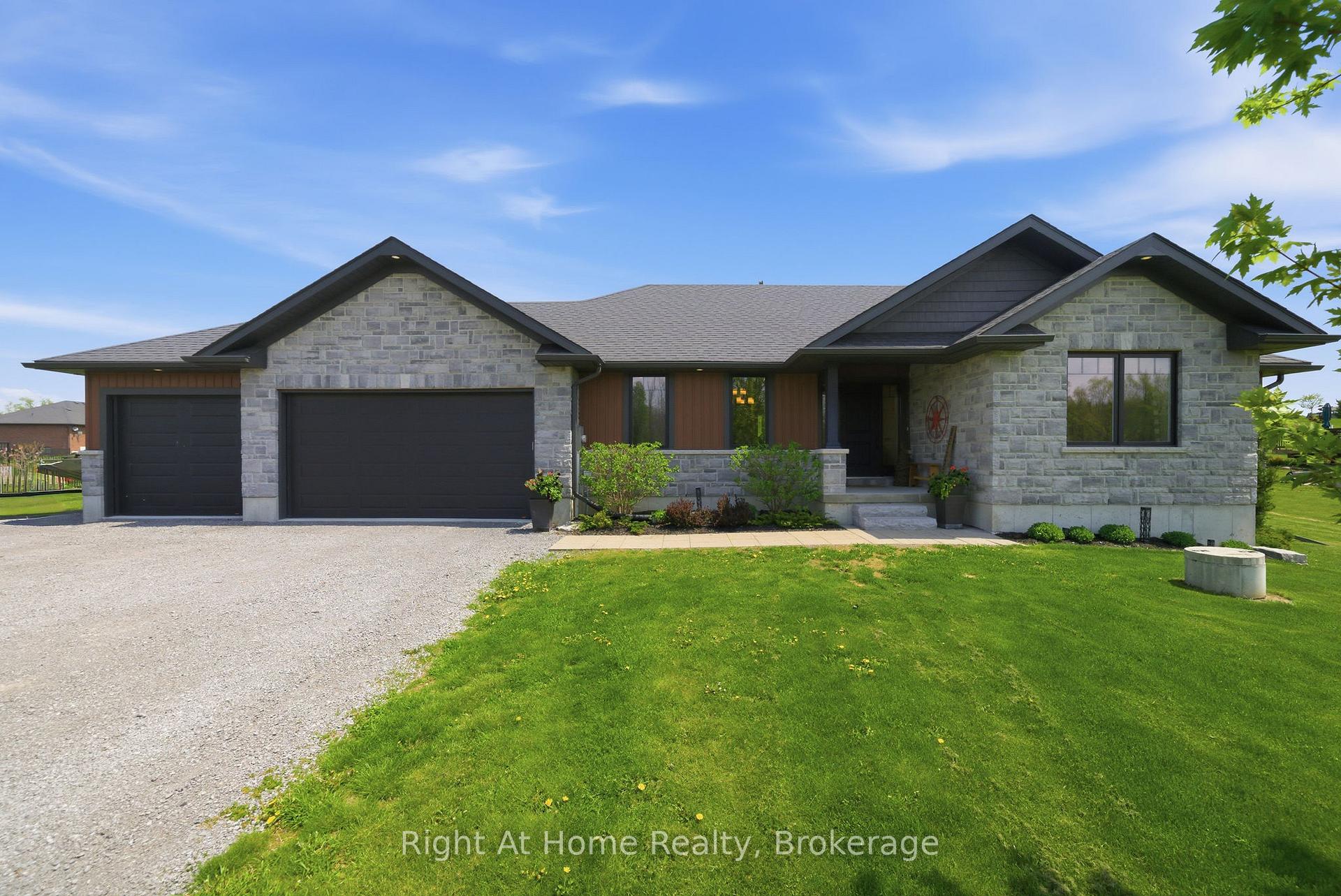 Photo 3 of 144 Hiddenvalley Drive, Belleville, Thurlow Ward — HOMEH