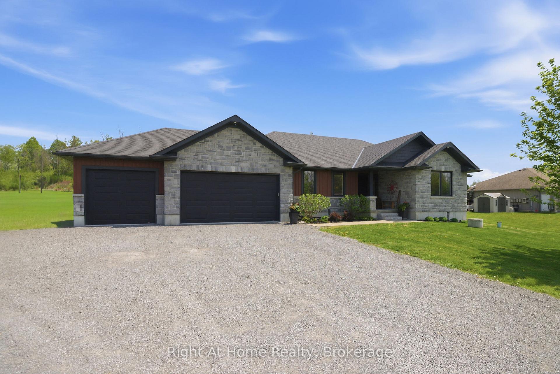 Photo 4 of 144 Hiddenvalley Drive, Belleville, Thurlow Ward — HOMEH