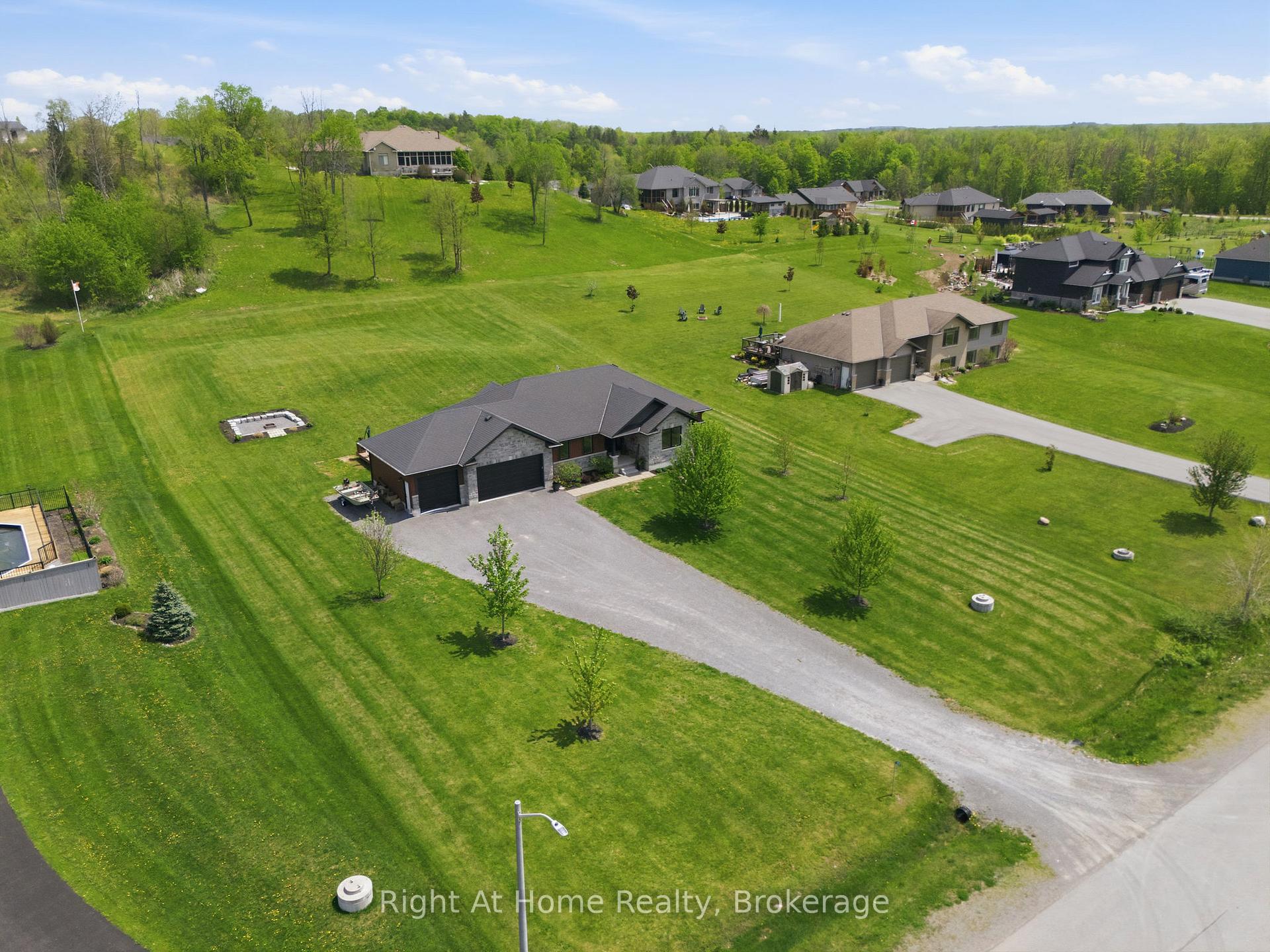 Photo 6 of 144 Hiddenvalley Drive, Belleville, Thurlow Ward — HOMEH