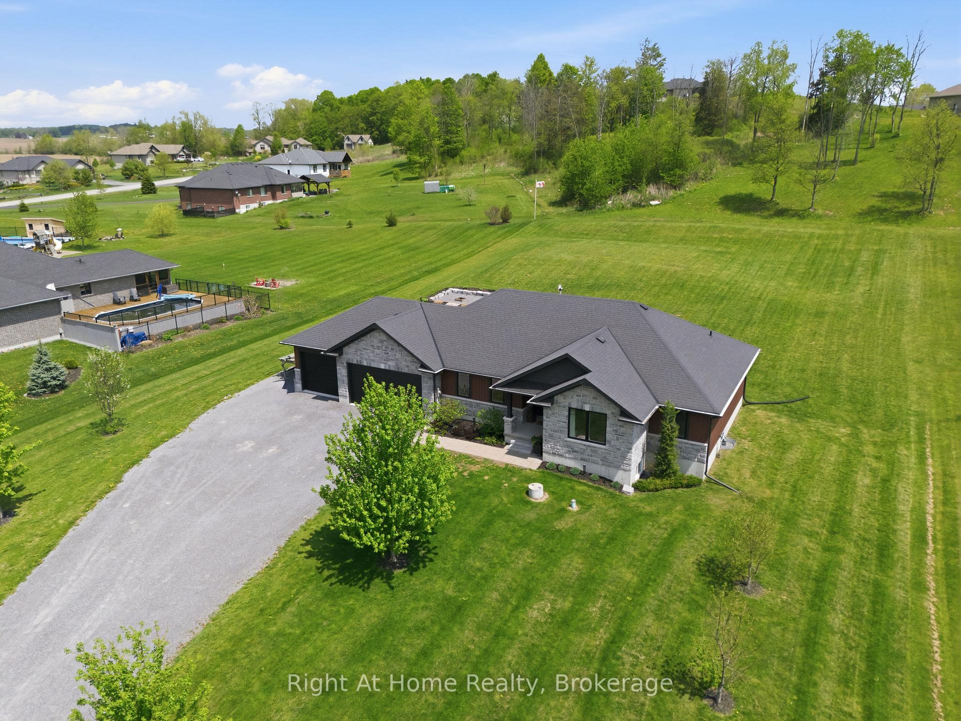 Photo 8 of 144 Hiddenvalley Drive, Belleville, Thurlow Ward — HOMEH