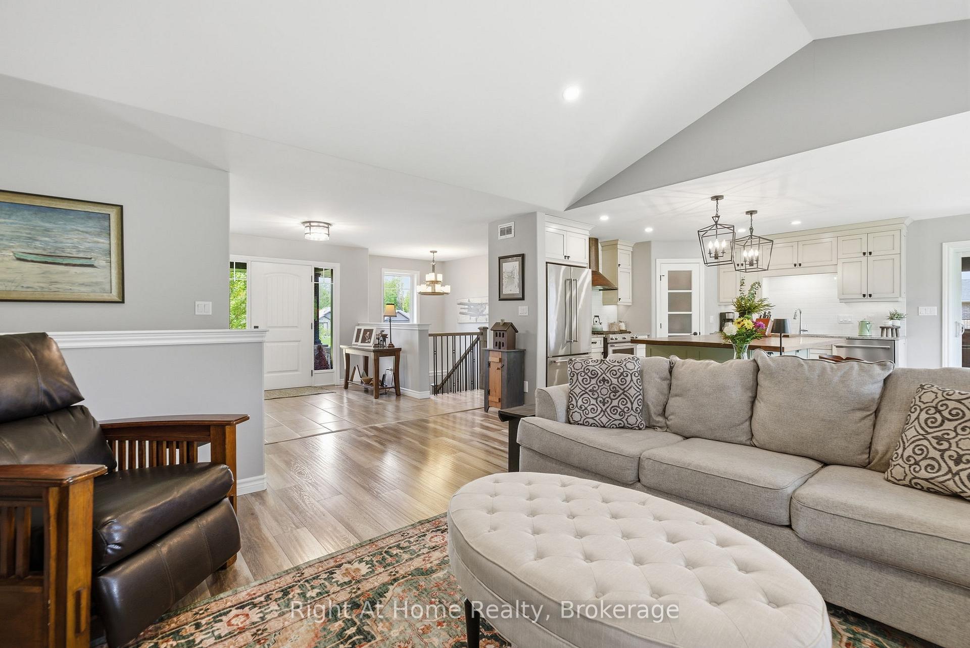 Photo 14 of 144 Hiddenvalley Drive, Belleville, Thurlow Ward — HOMEH