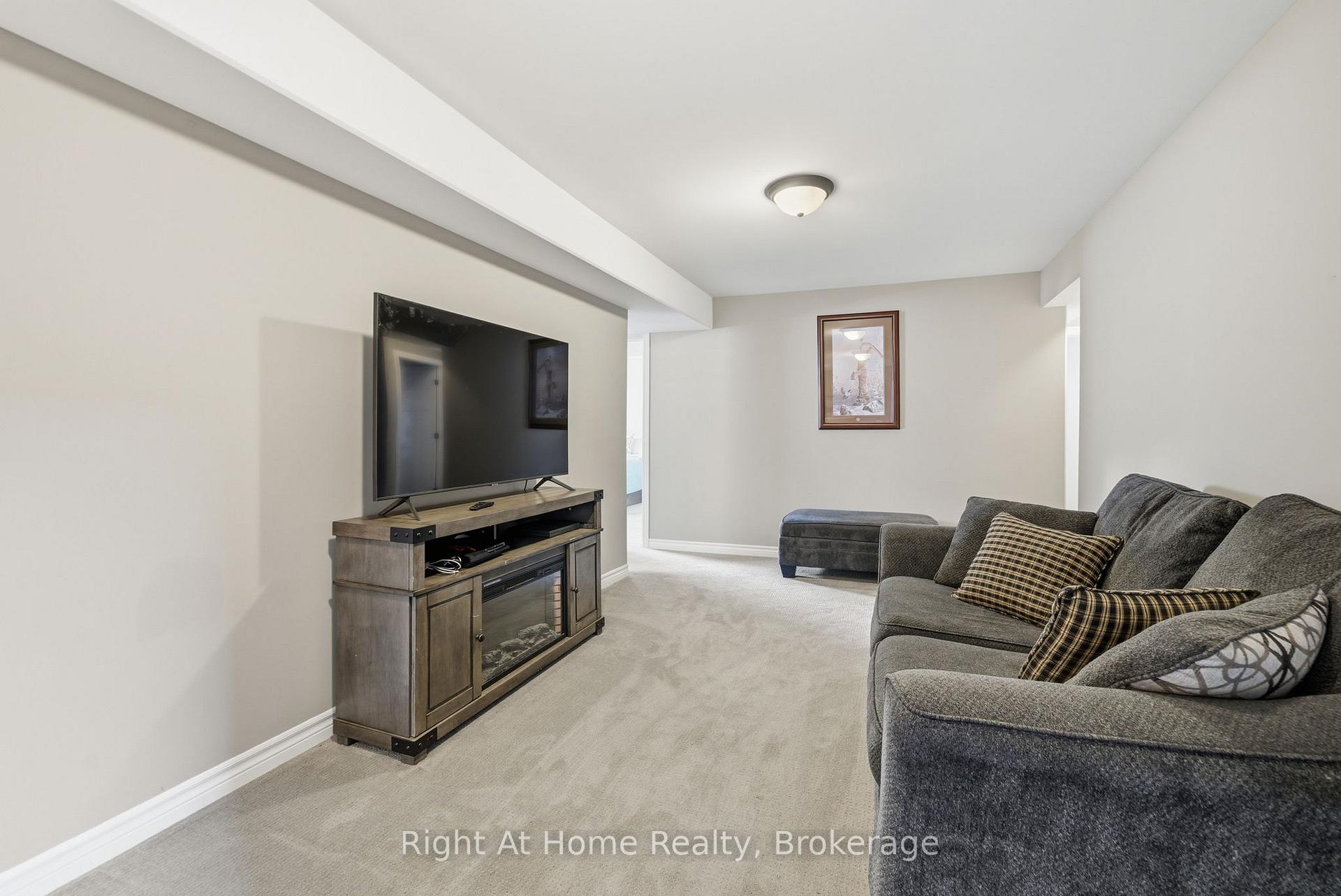 Photo 30 of 144 Hiddenvalley Drive, Belleville, Thurlow Ward — HOMEH