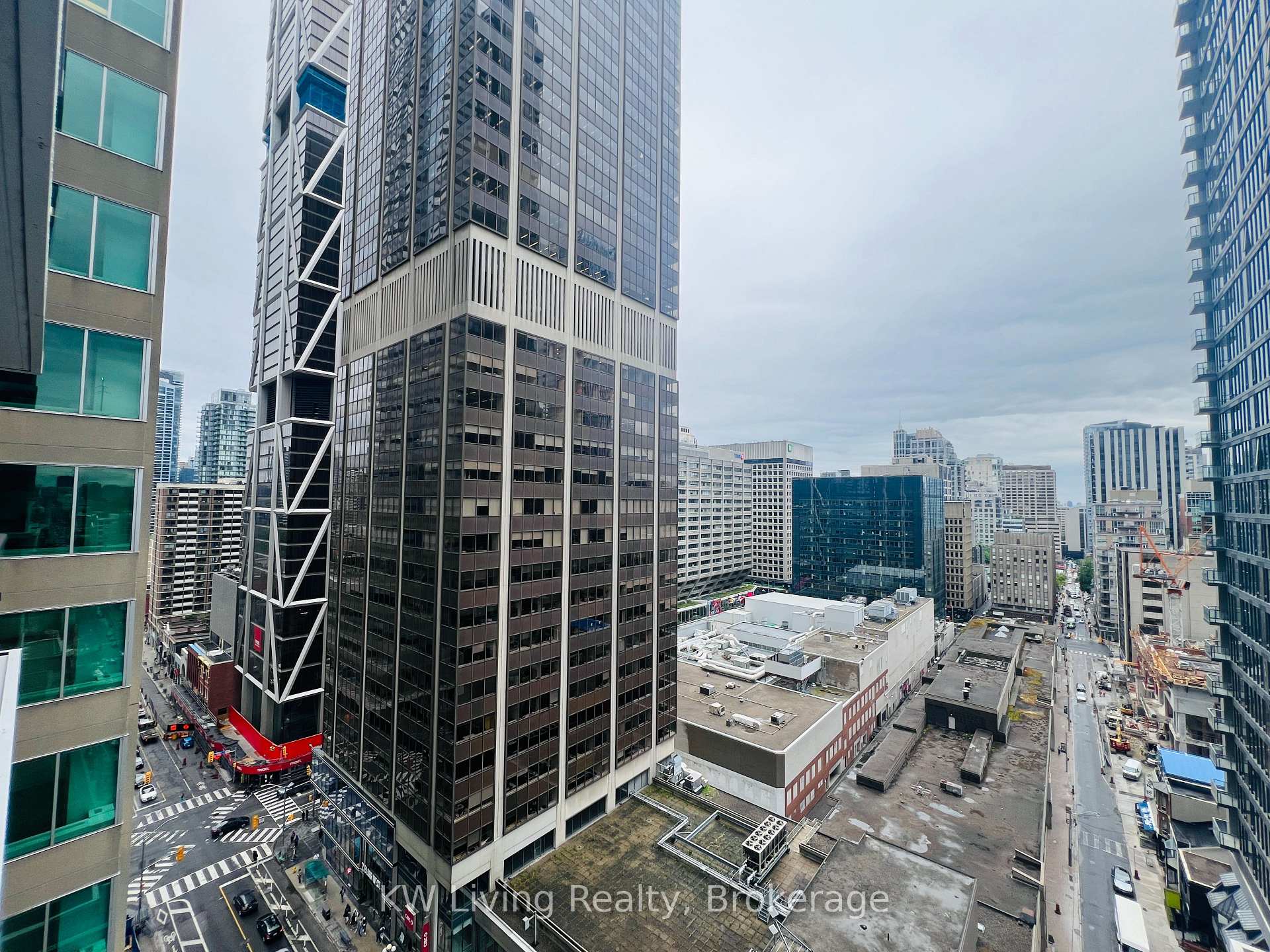 Photo 13 of Unit 1902, 771 Yonge Street, Toronto, Rosedale-Moore Park — HOMEH