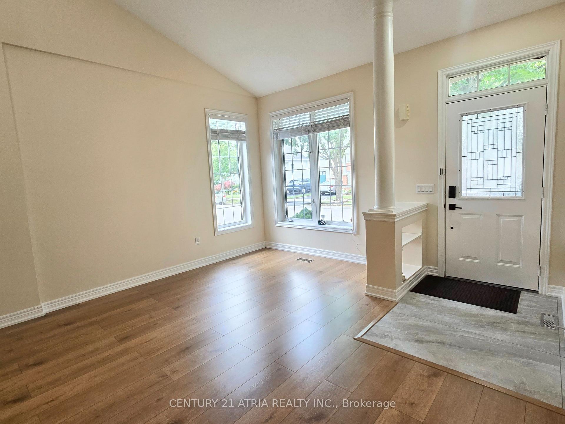 Photo 3 of 31 Cliveden Place, Markham, Berczy — HOMEH
