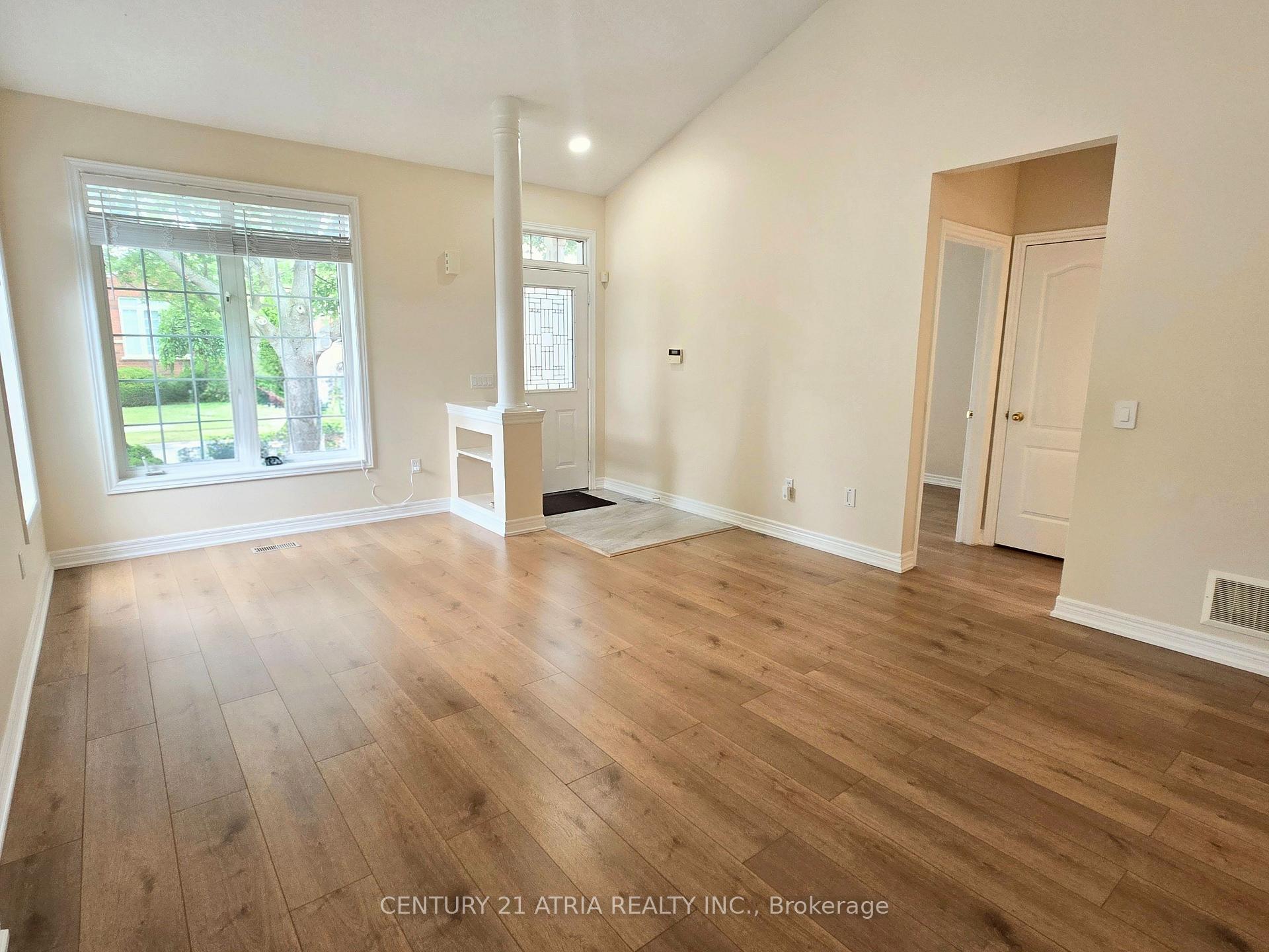 Photo 4 of 31 Cliveden Place, Markham, Berczy — HOMEH