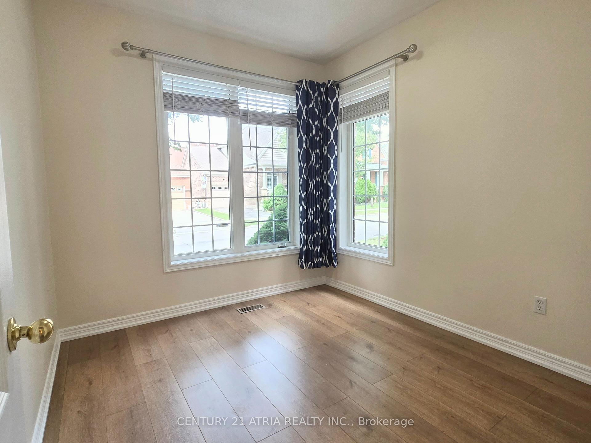 Photo 7 of 31 Cliveden Place, Markham, Berczy — HOMEH