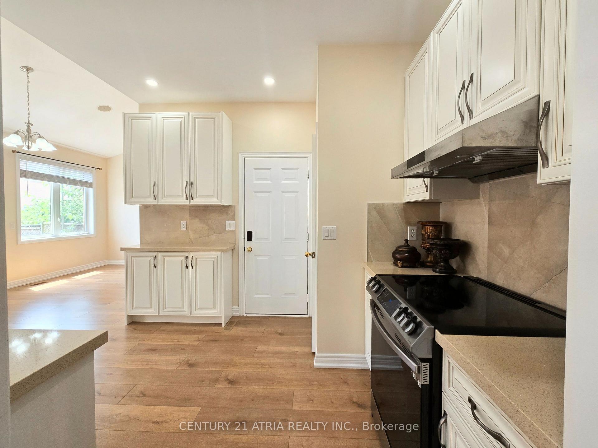 Photo 11 of 31 Cliveden Place, Markham, Berczy — HOMEH