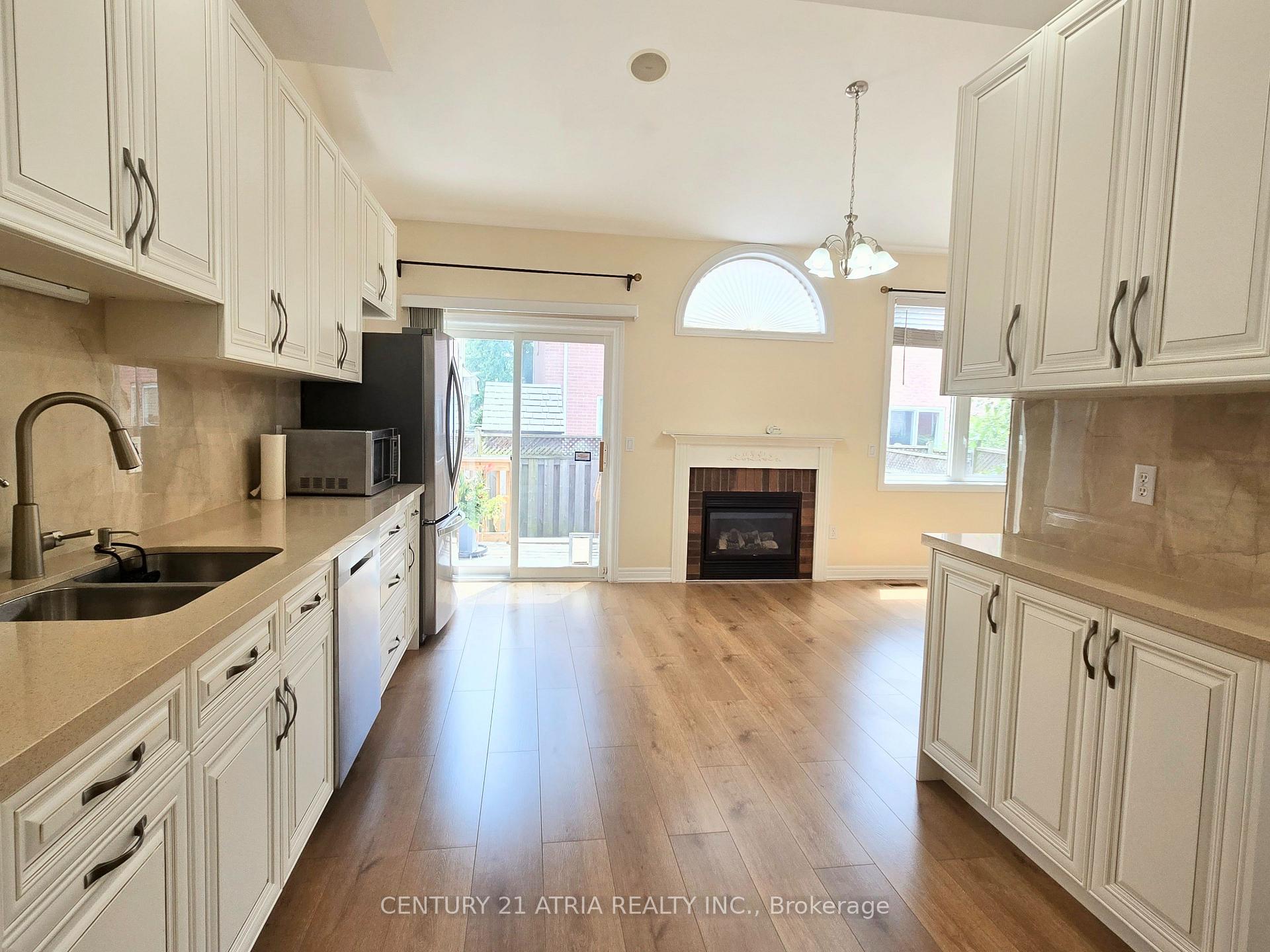 Photo 12 of 31 Cliveden Place, Markham, Berczy — HOMEH