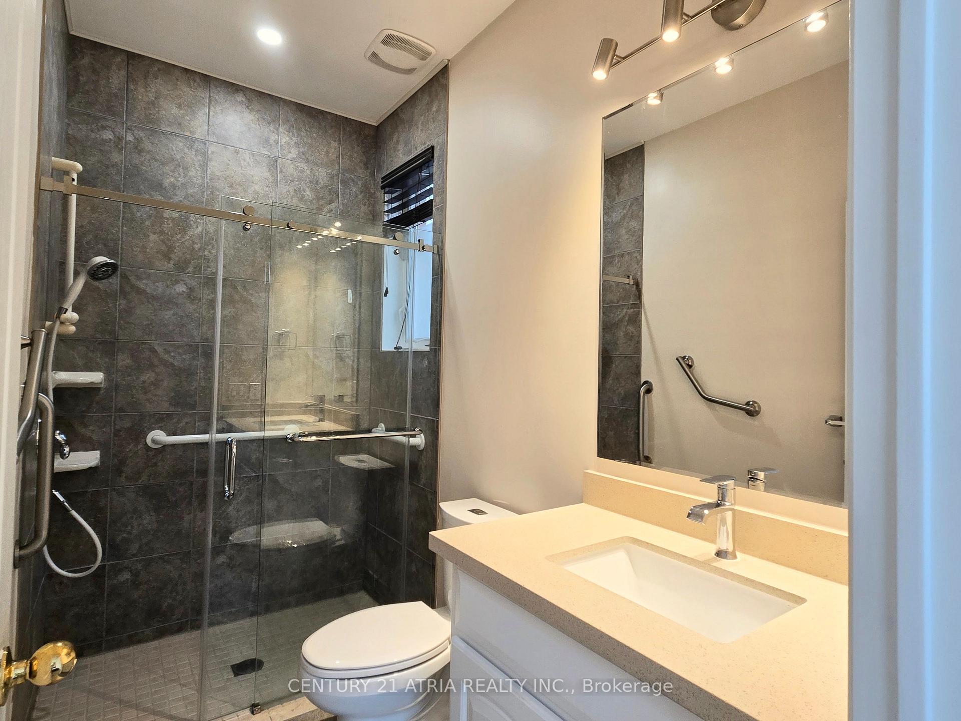 Photo 21 of 31 Cliveden Place, Markham, Berczy — HOMEH