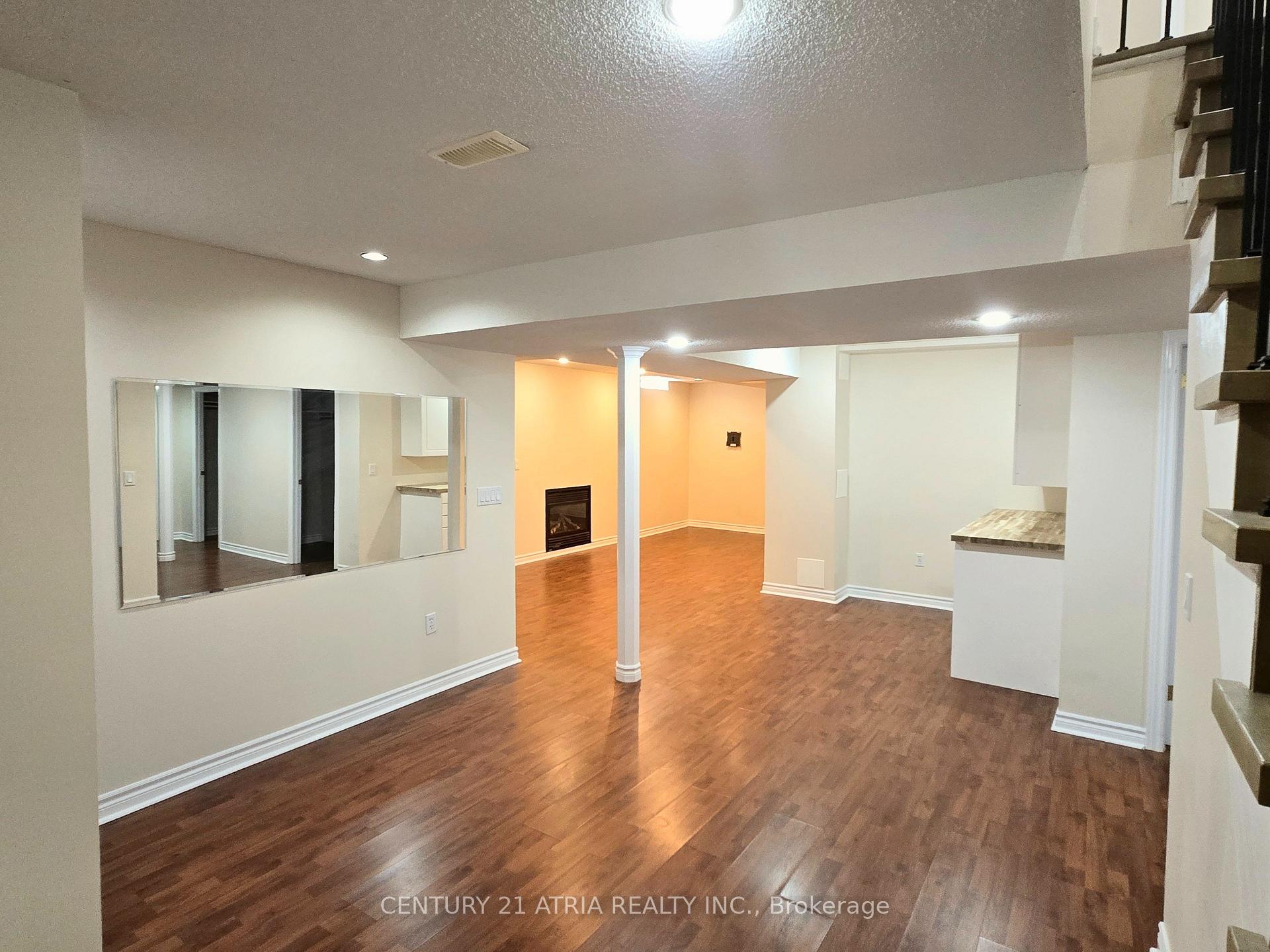 Photo 24 of 31 Cliveden Place, Markham, Berczy — HOMEH