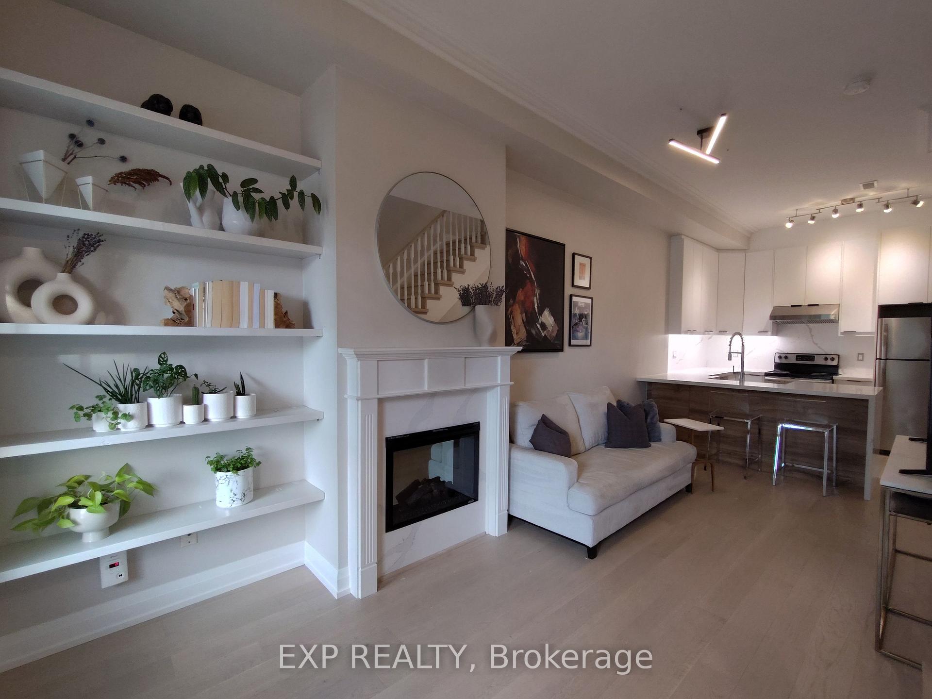 Photo 2 of 601 Adelaide Street W, Toronto, Niagara — HOMEH