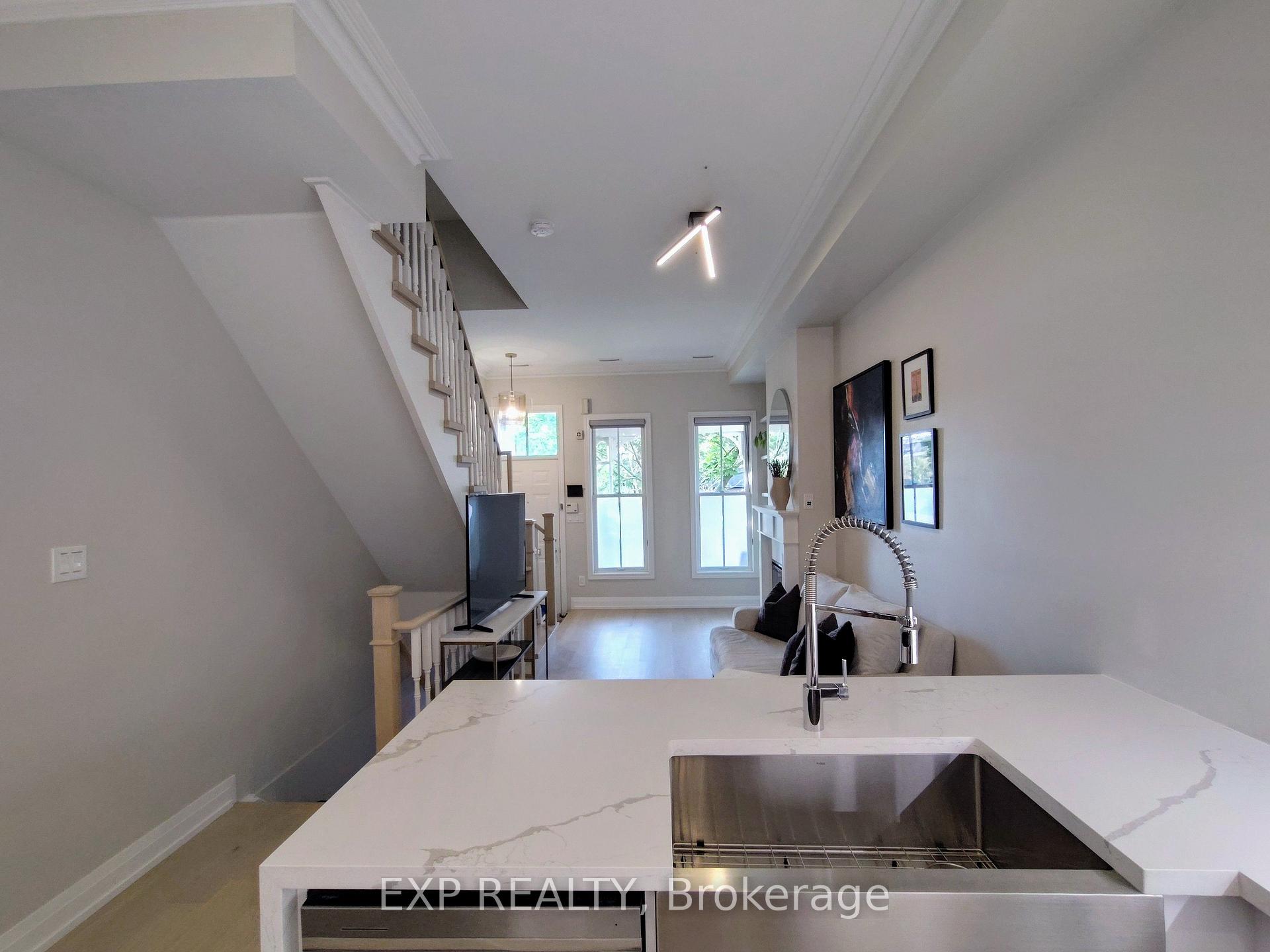 Photo 4 of 601 Adelaide Street W, Toronto, Niagara — HOMEH