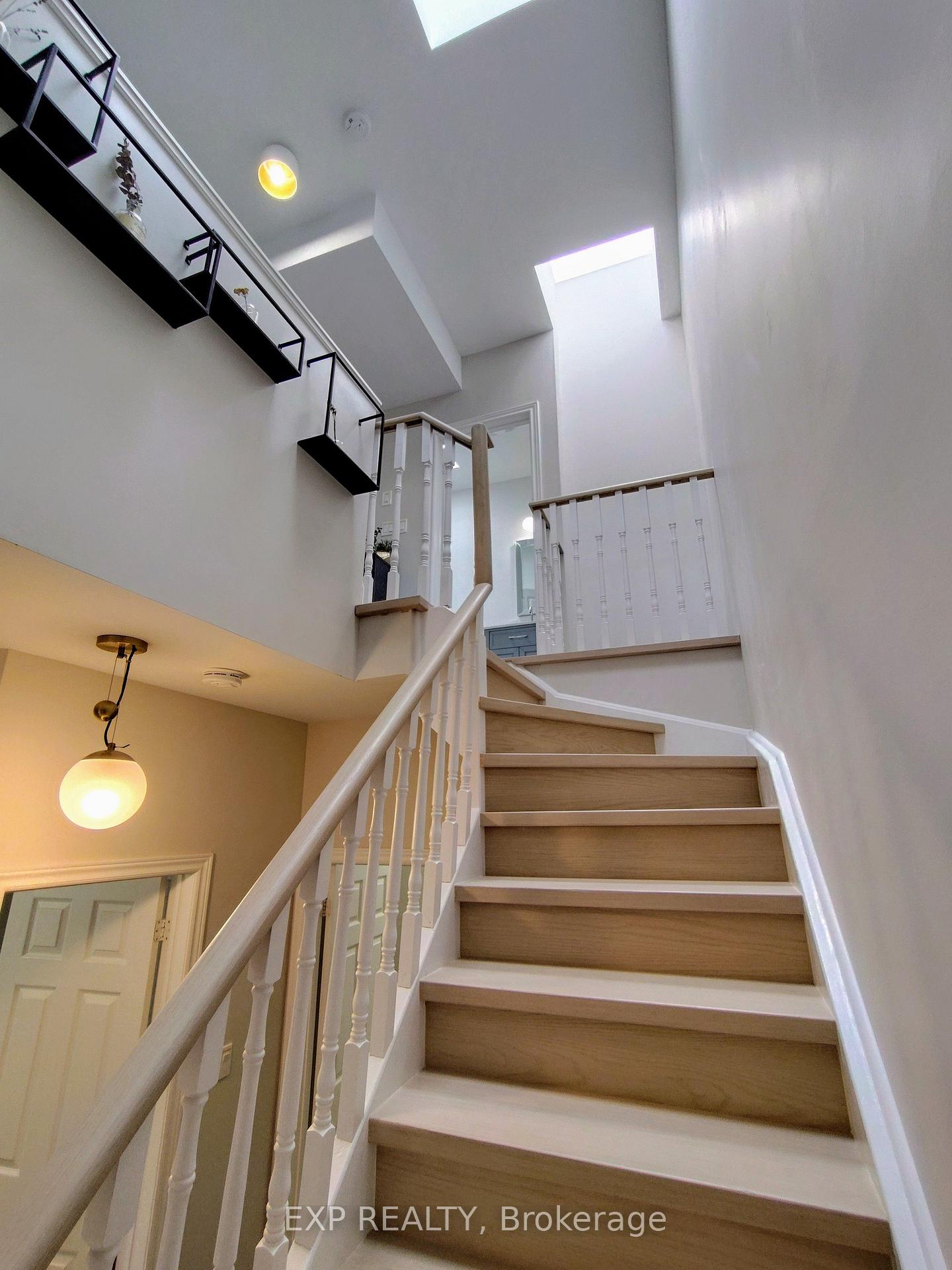 Photo 18 of 601 Adelaide Street W, Toronto, Niagara — HOMEH