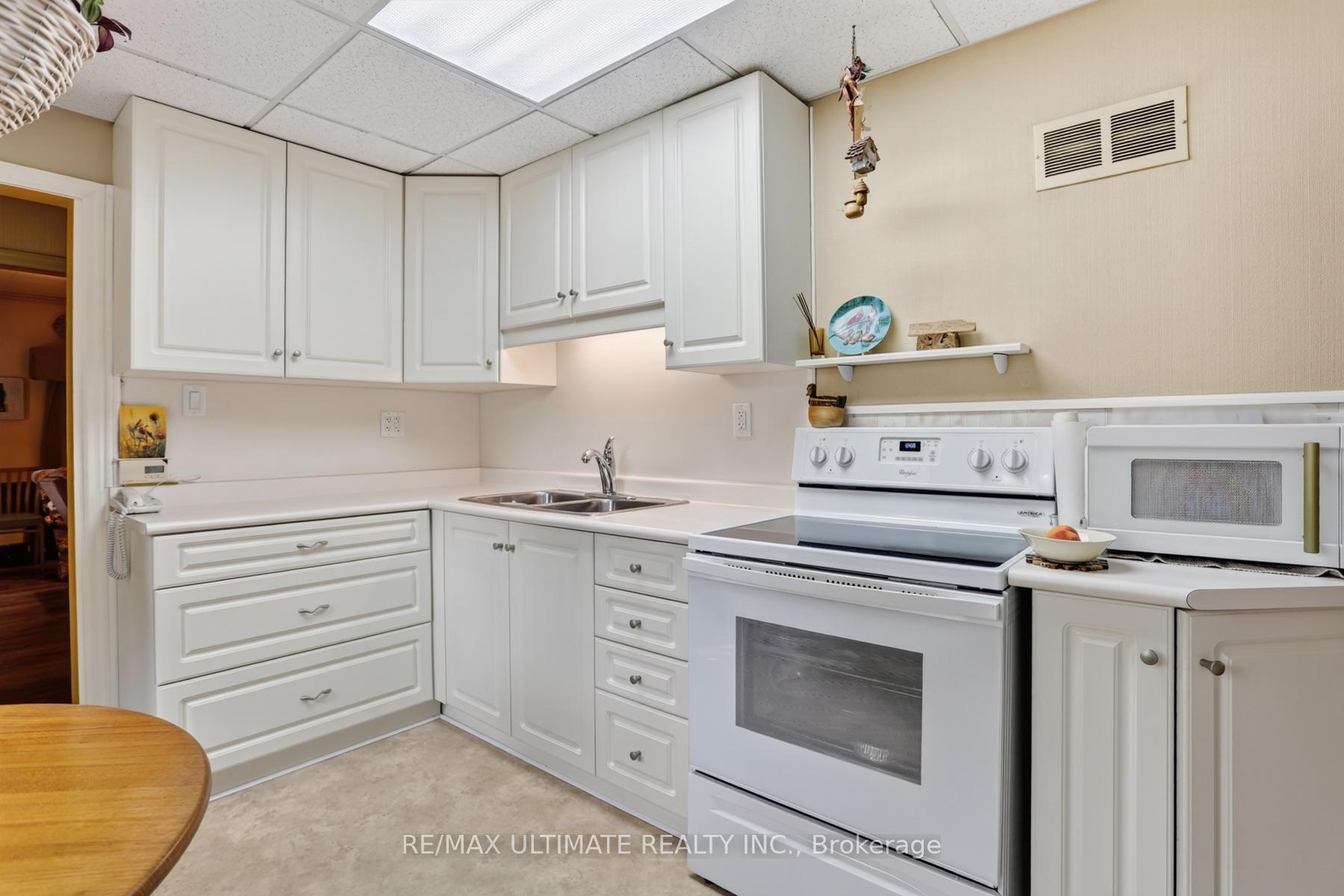 Photo 10 of 343 Morningside Avenue, Scarborough, West Hill — HOMEH