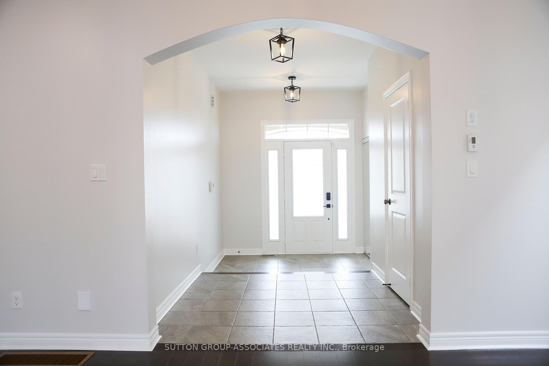 Photo 3 of 72 Treetops Boulevard, New Tecumseth, Alliston — HOMEH