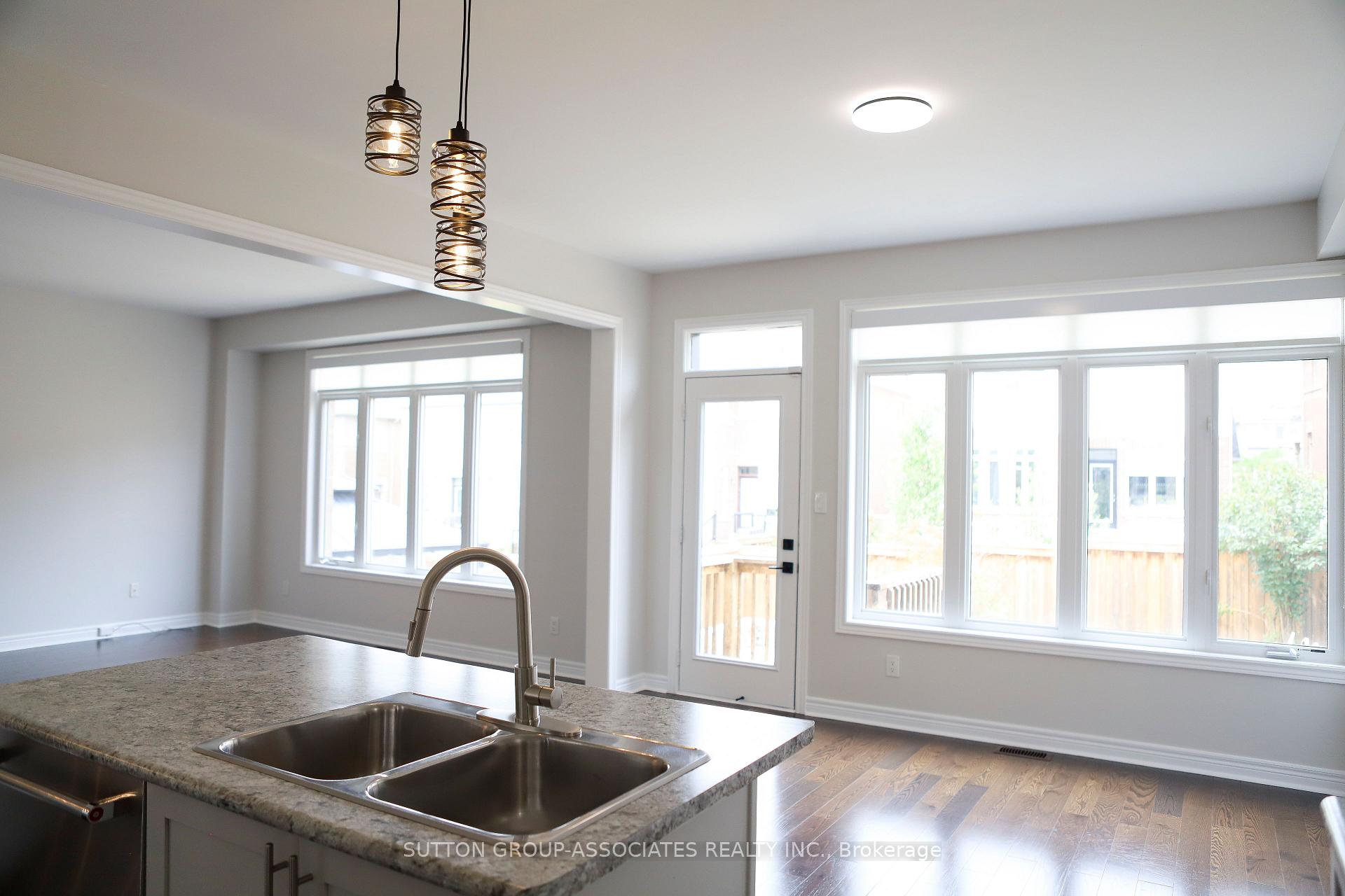 Photo 13 of 72 Treetops Boulevard, New Tecumseth, Alliston — HOMEH