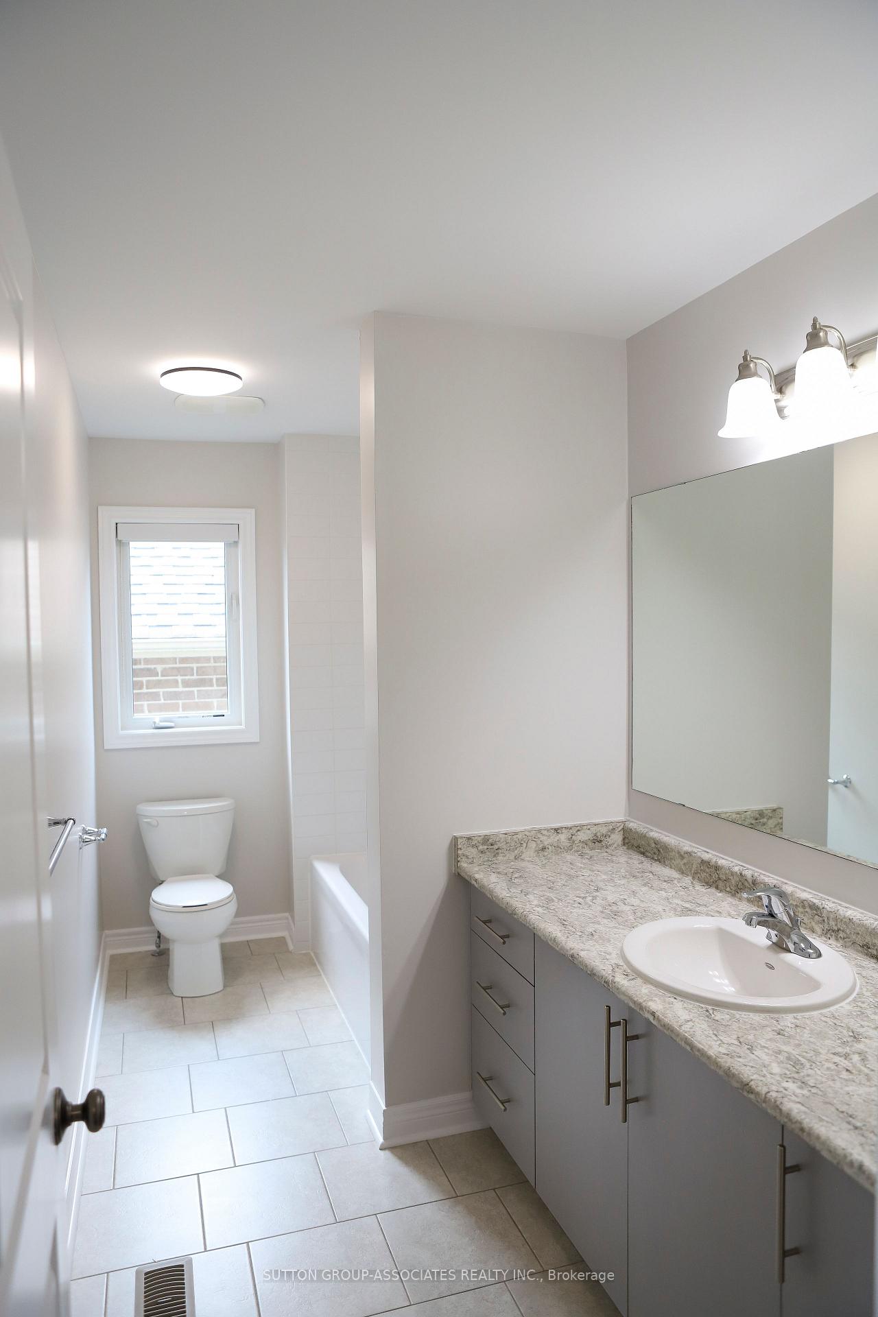 Photo 17 of 72 Treetops Boulevard, New Tecumseth, Alliston — HOMEH