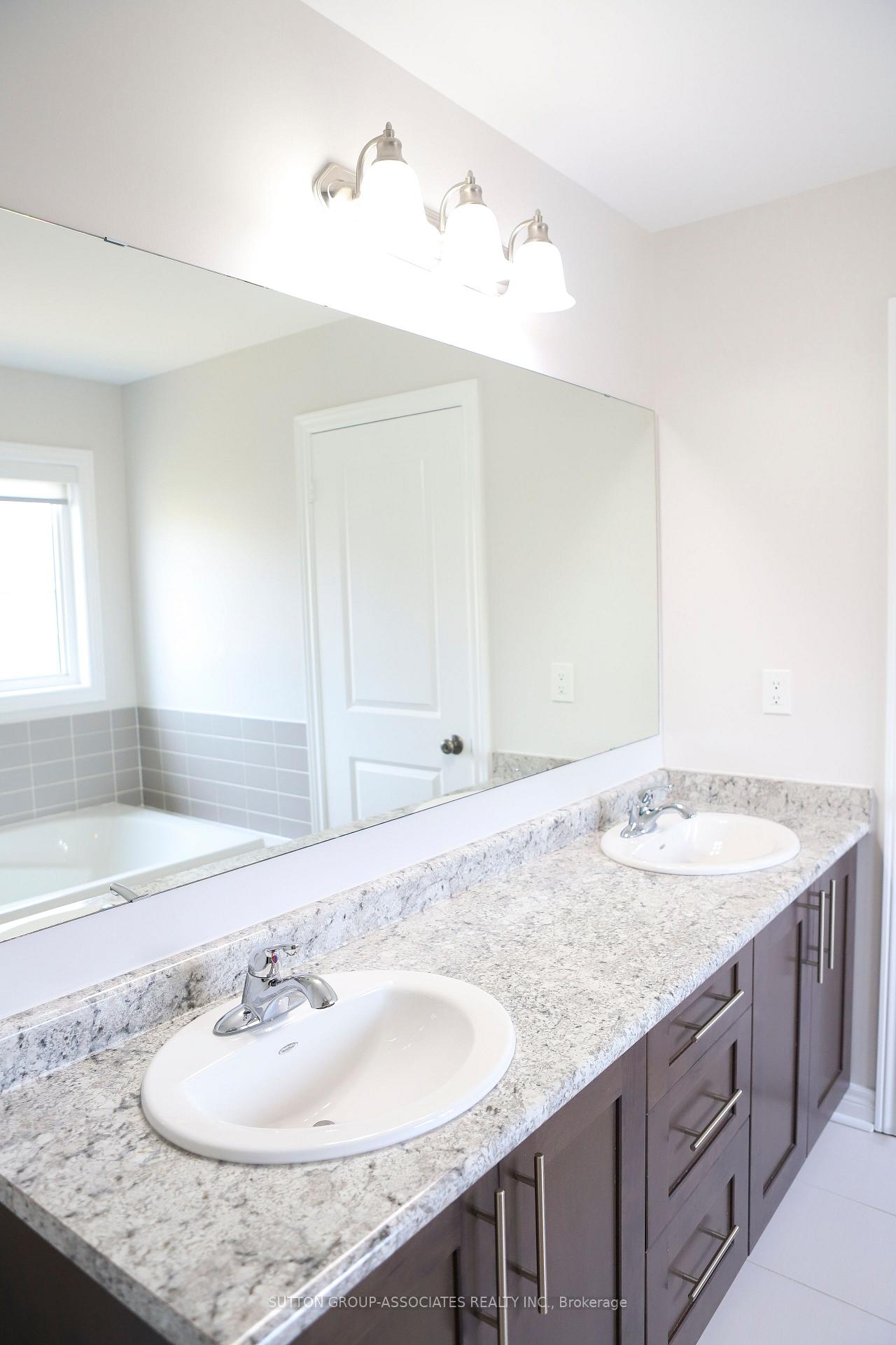 Photo 26 of 72 Treetops Boulevard, New Tecumseth, Alliston — HOMEH