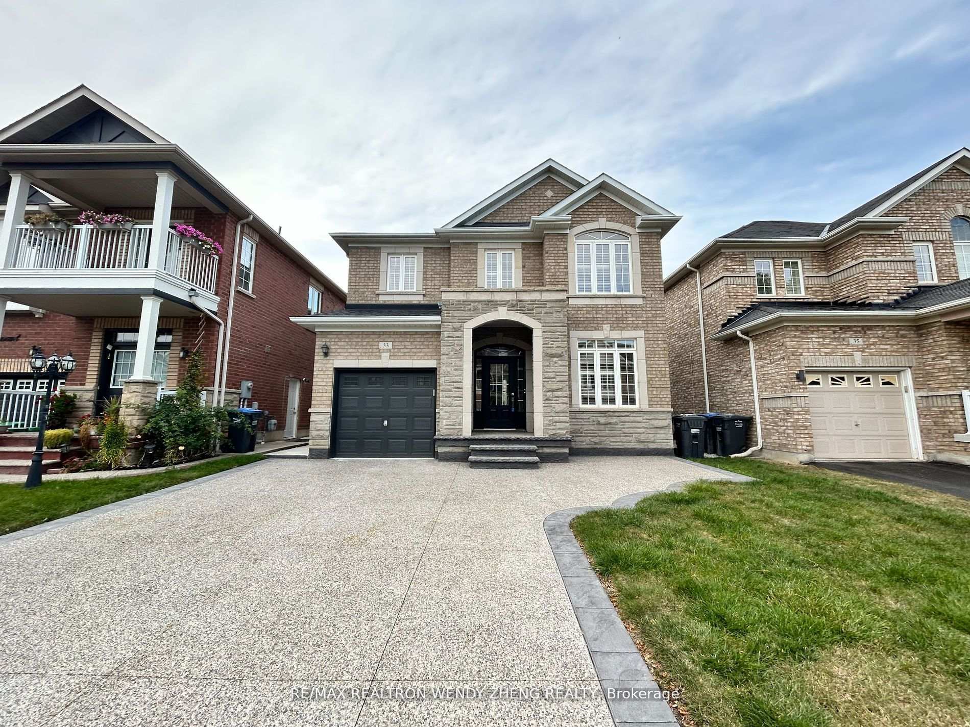Photo 2 of Unit Upper, 33 Begonia Crescent, Brampton, Northwest Sandalwood Parkway — HOMEH