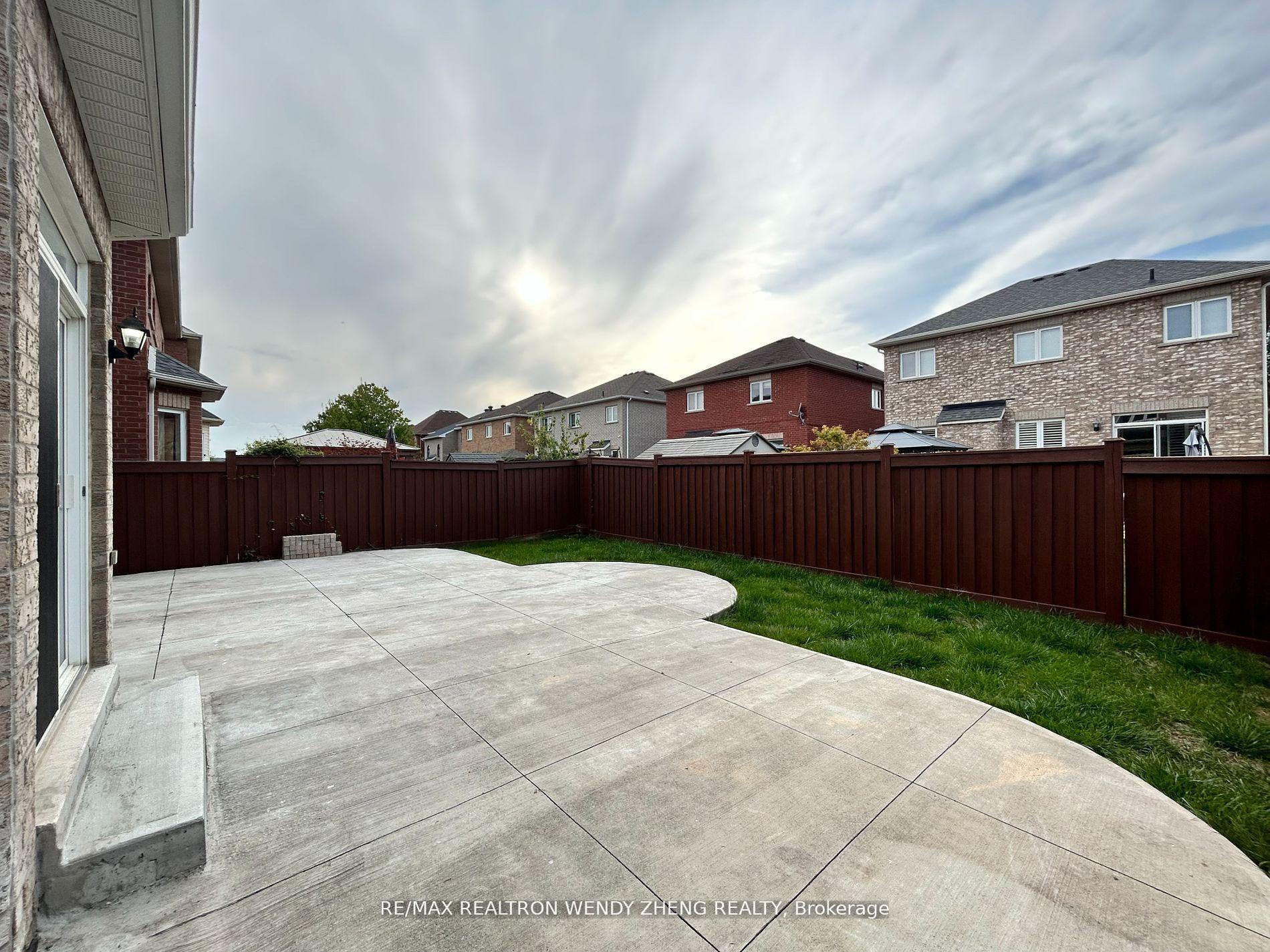 Photo 16 of Unit Upper, 33 Begonia Crescent, Brampton, Northwest Sandalwood Parkway — HOMEH