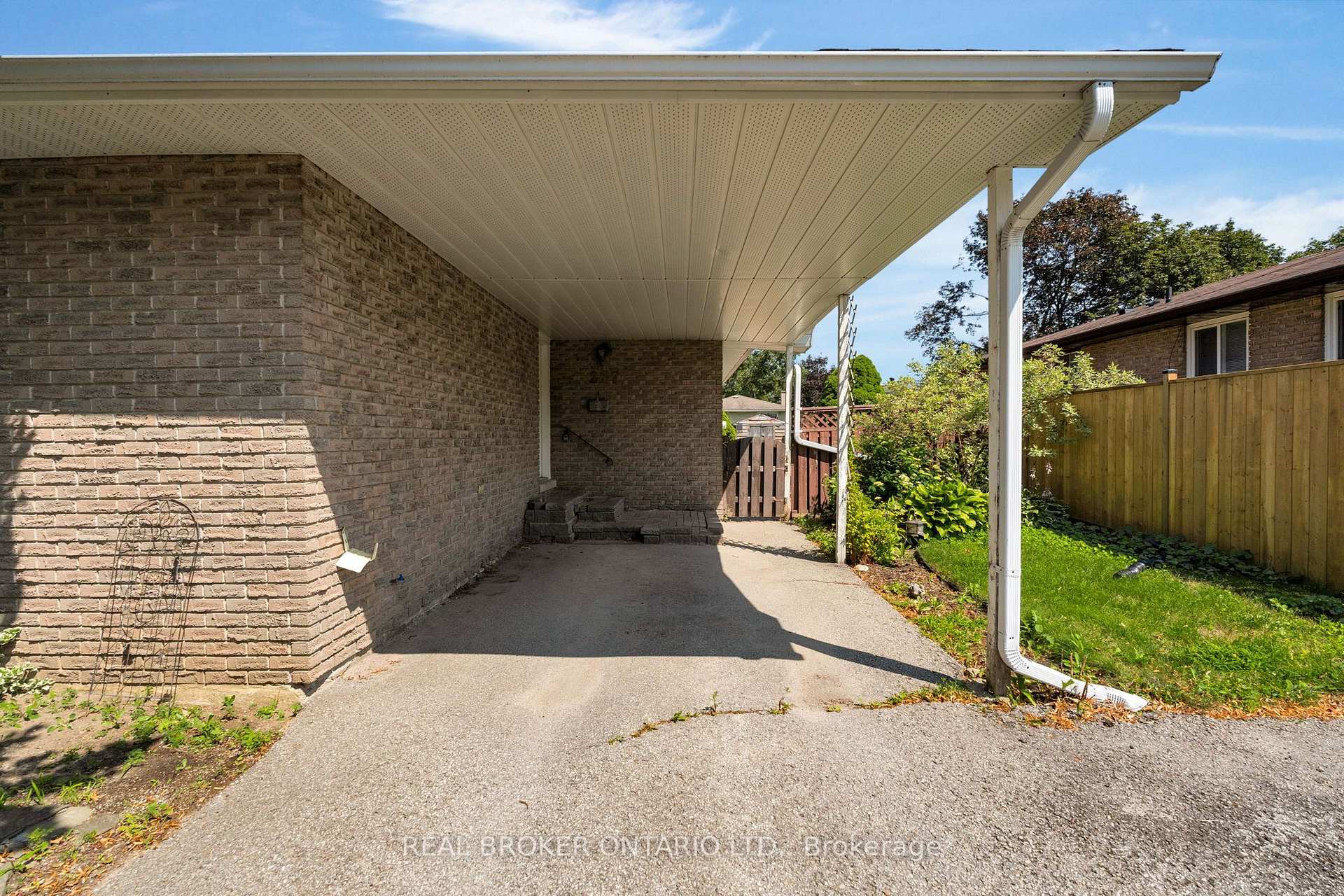 Photo 4 of 277 Cook Street, Barrie, Grove East — HOMEH