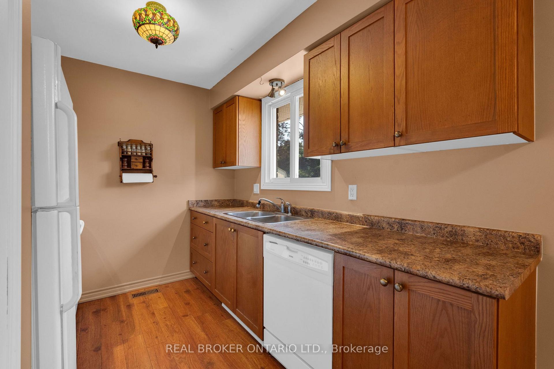 Photo 12 of 277 Cook Street, Barrie, Grove East — HOMEH