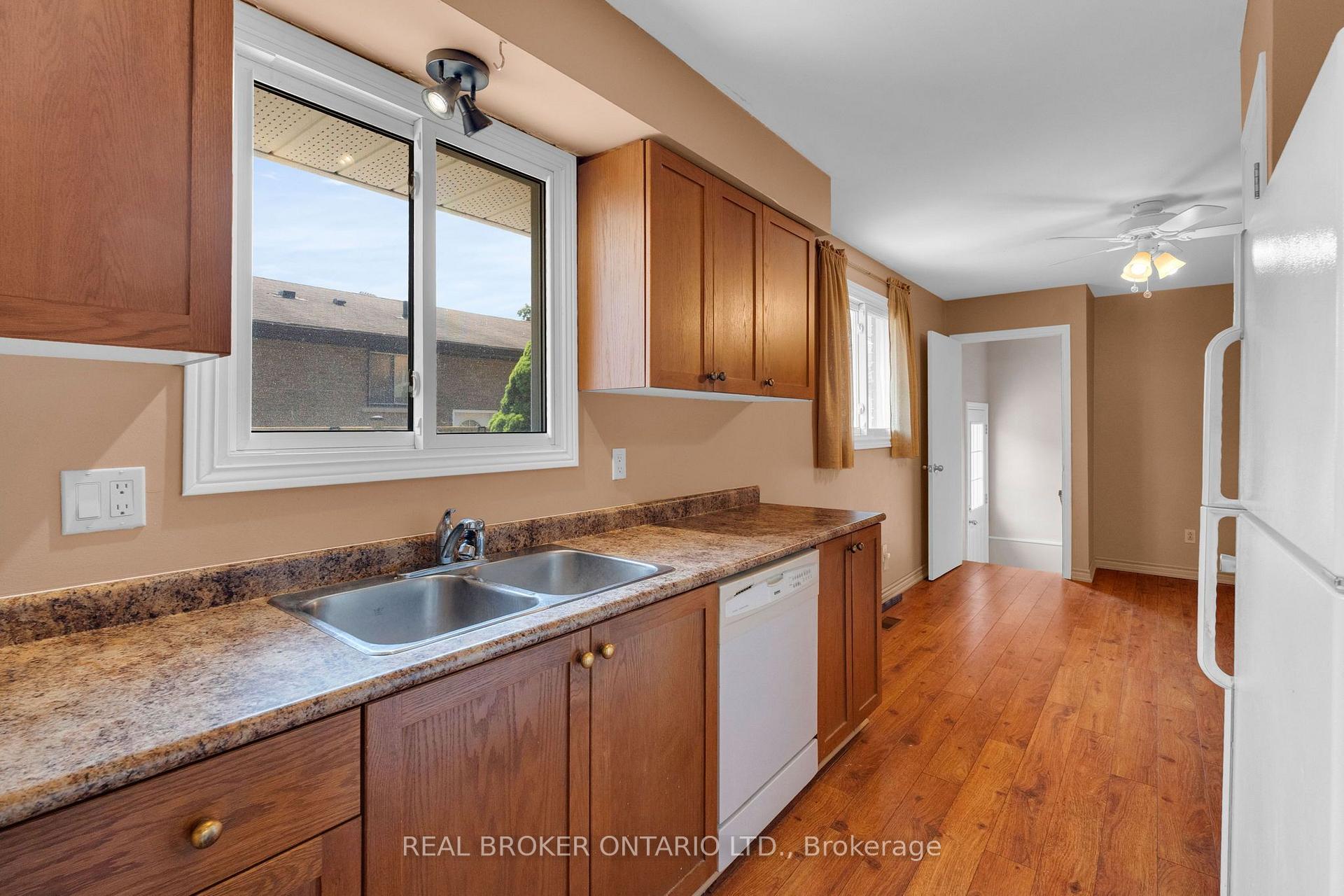 Photo 14 of 277 Cook Street, Barrie, Grove East — HOMEH