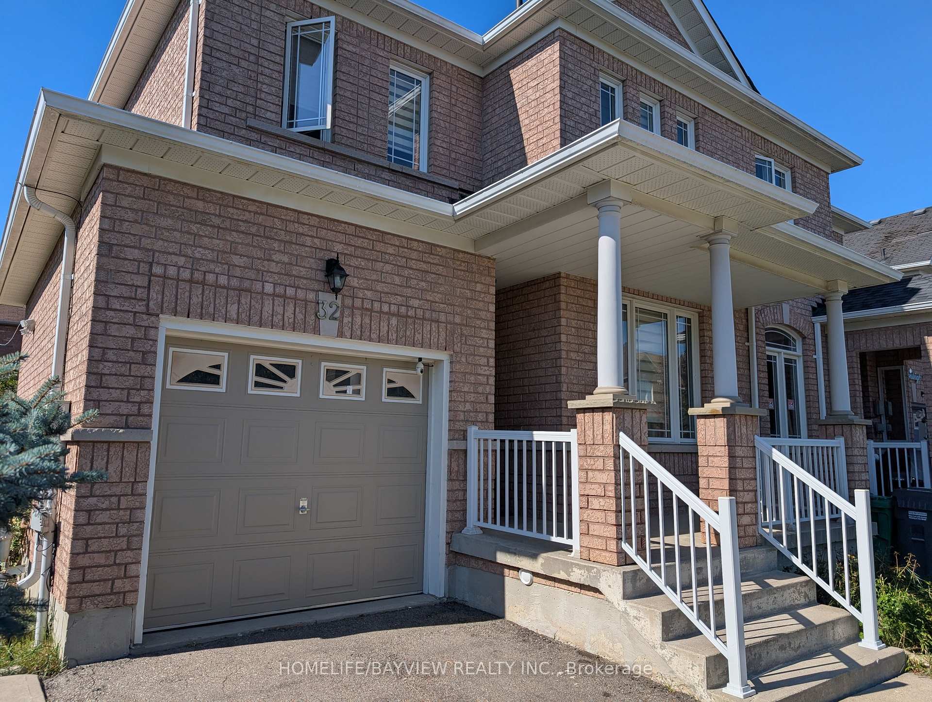 Photo 2 of 32 Devonsleigh Drive, Brampton, Fletcher's Meadow — HOMEH