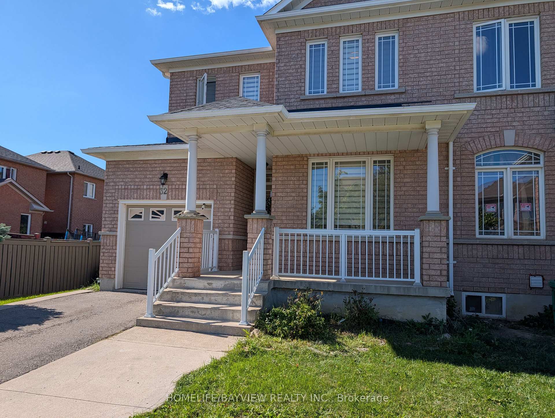 Photo 3 of 32 Devonsleigh Drive, Brampton, Fletcher's Meadow — HOMEH