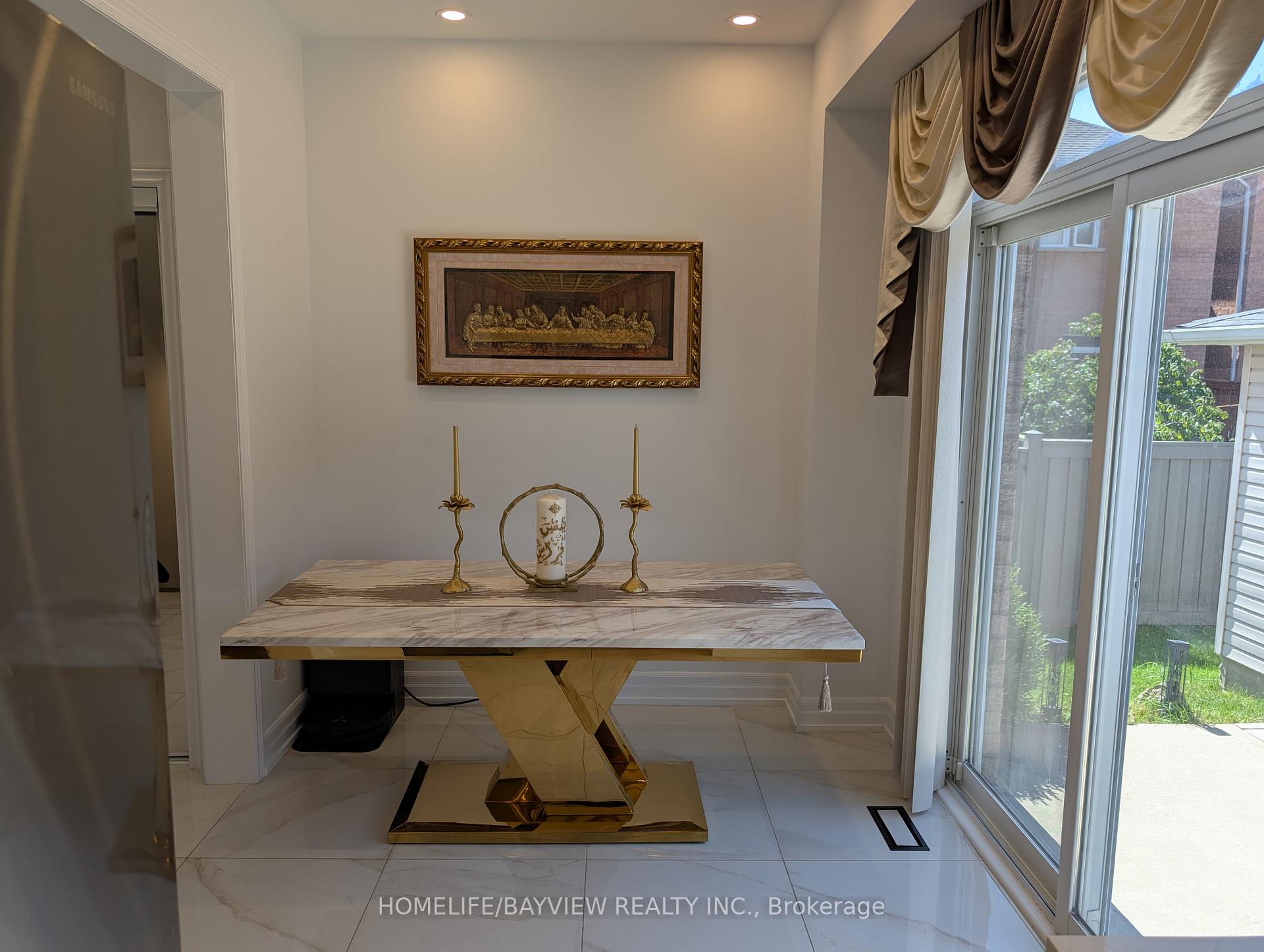 Photo 13 of 32 Devonsleigh Drive, Brampton, Fletcher's Meadow — HOMEH