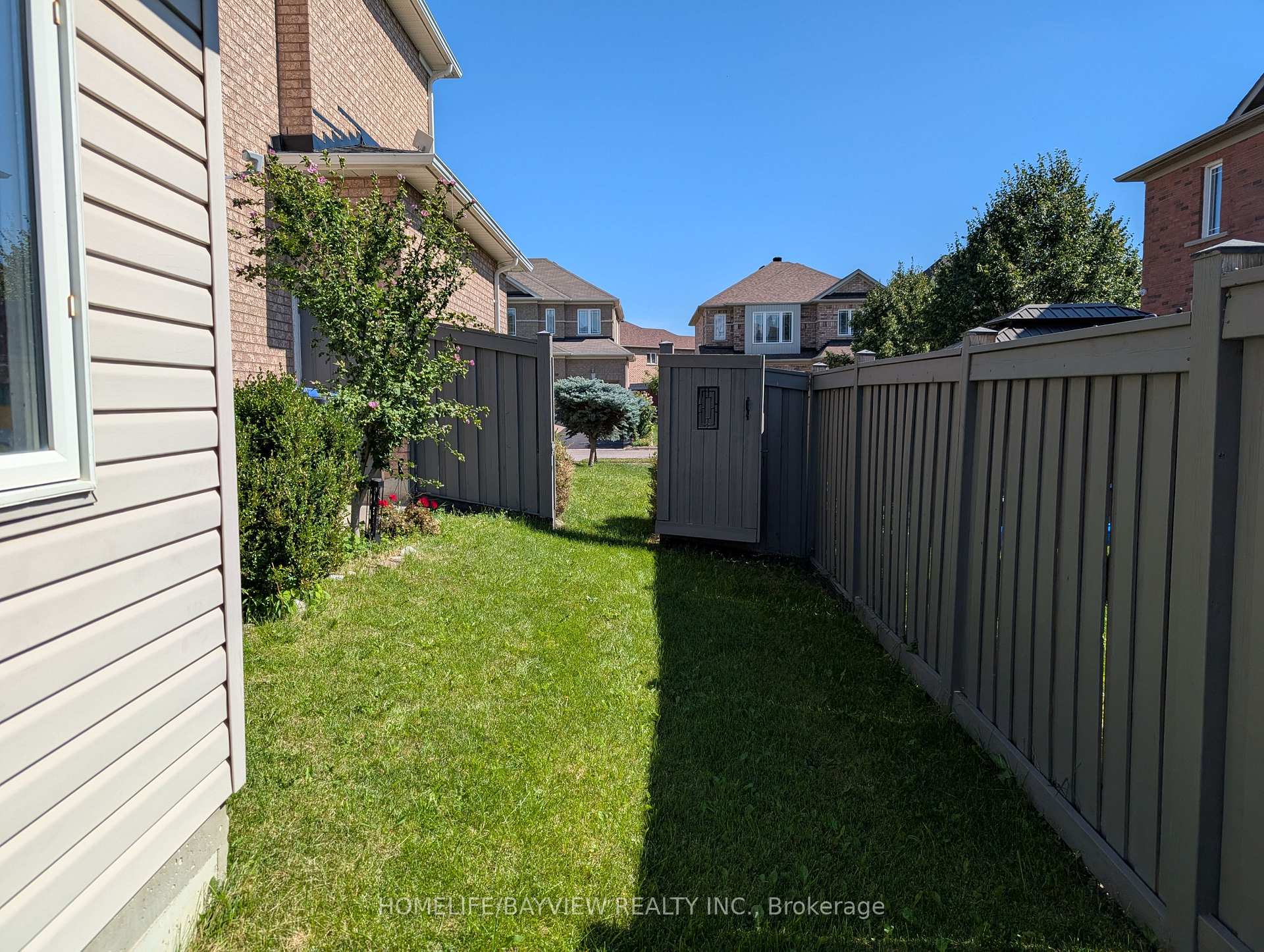 Photo 31 of 32 Devonsleigh Drive, Brampton, Fletcher's Meadow — HOMEH