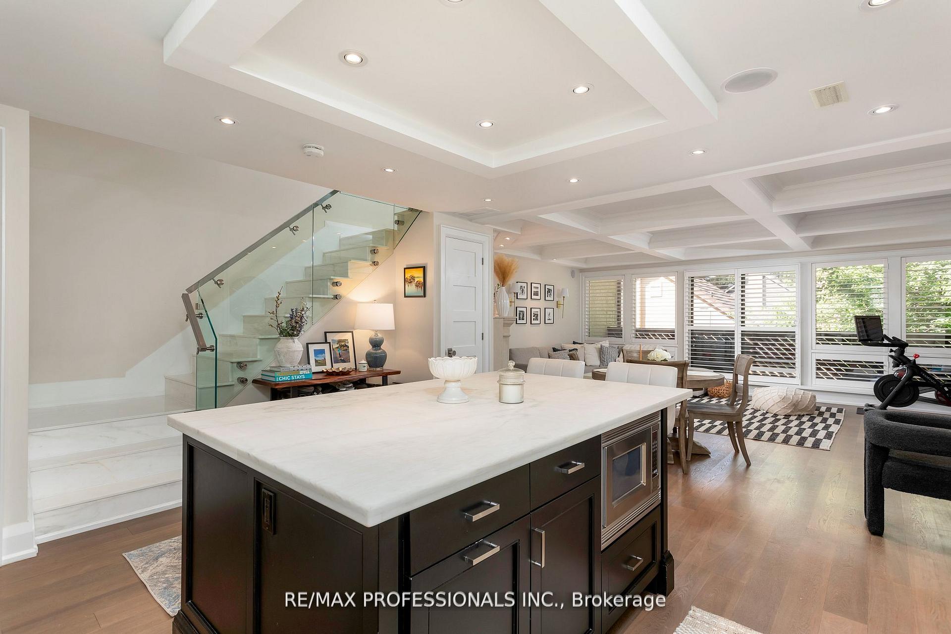 Photo 9 of Unit 304, 71 Old Mill Road, Etobicoke, Kingsway South — HOMEH