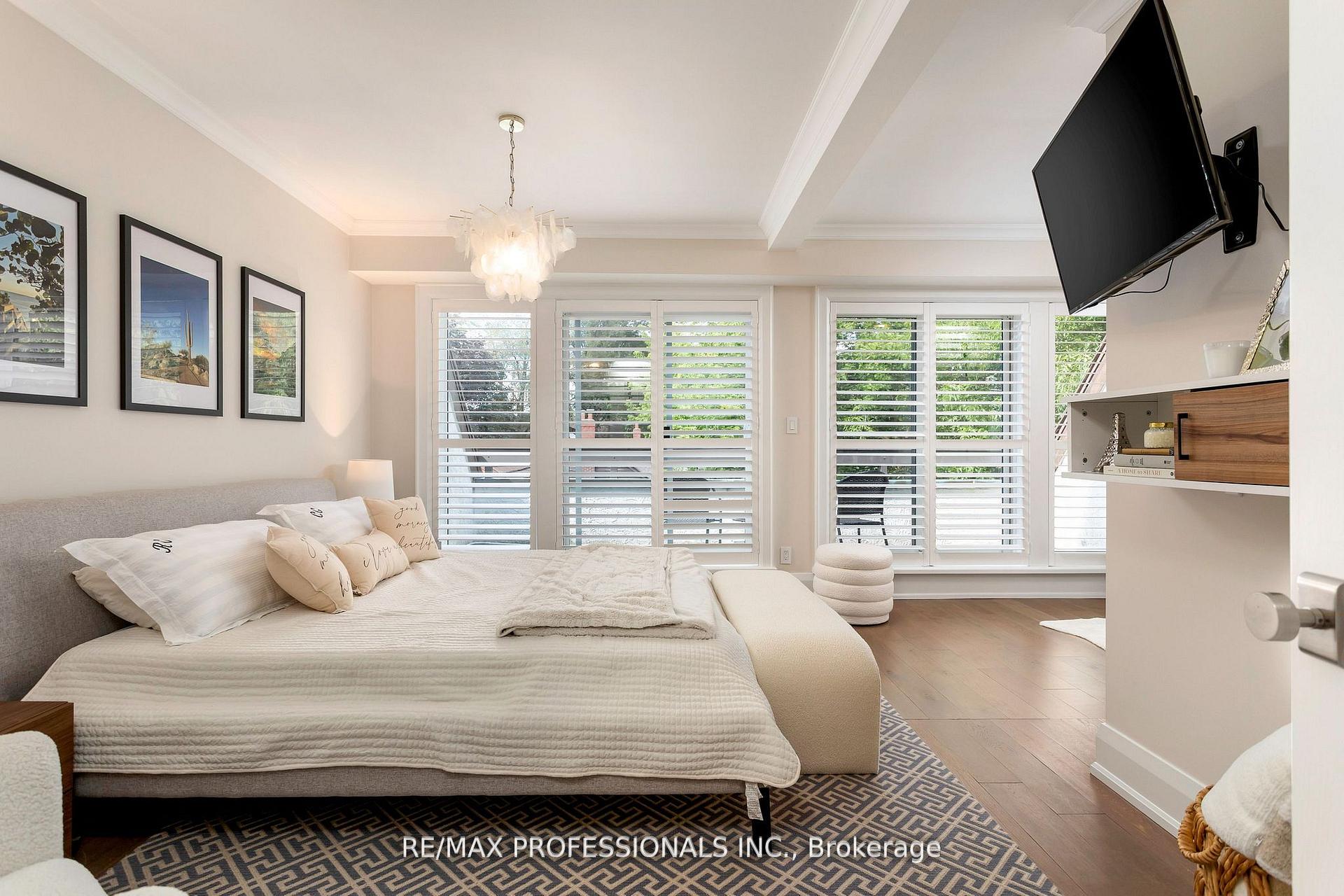 Photo 27 of Unit 304, 71 Old Mill Road, Etobicoke, Kingsway South — HOMEH