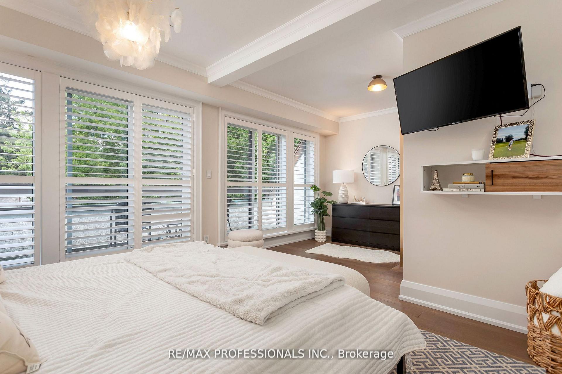 Photo 29 of Unit 304, 71 Old Mill Road, Etobicoke, Kingsway South — HOMEH